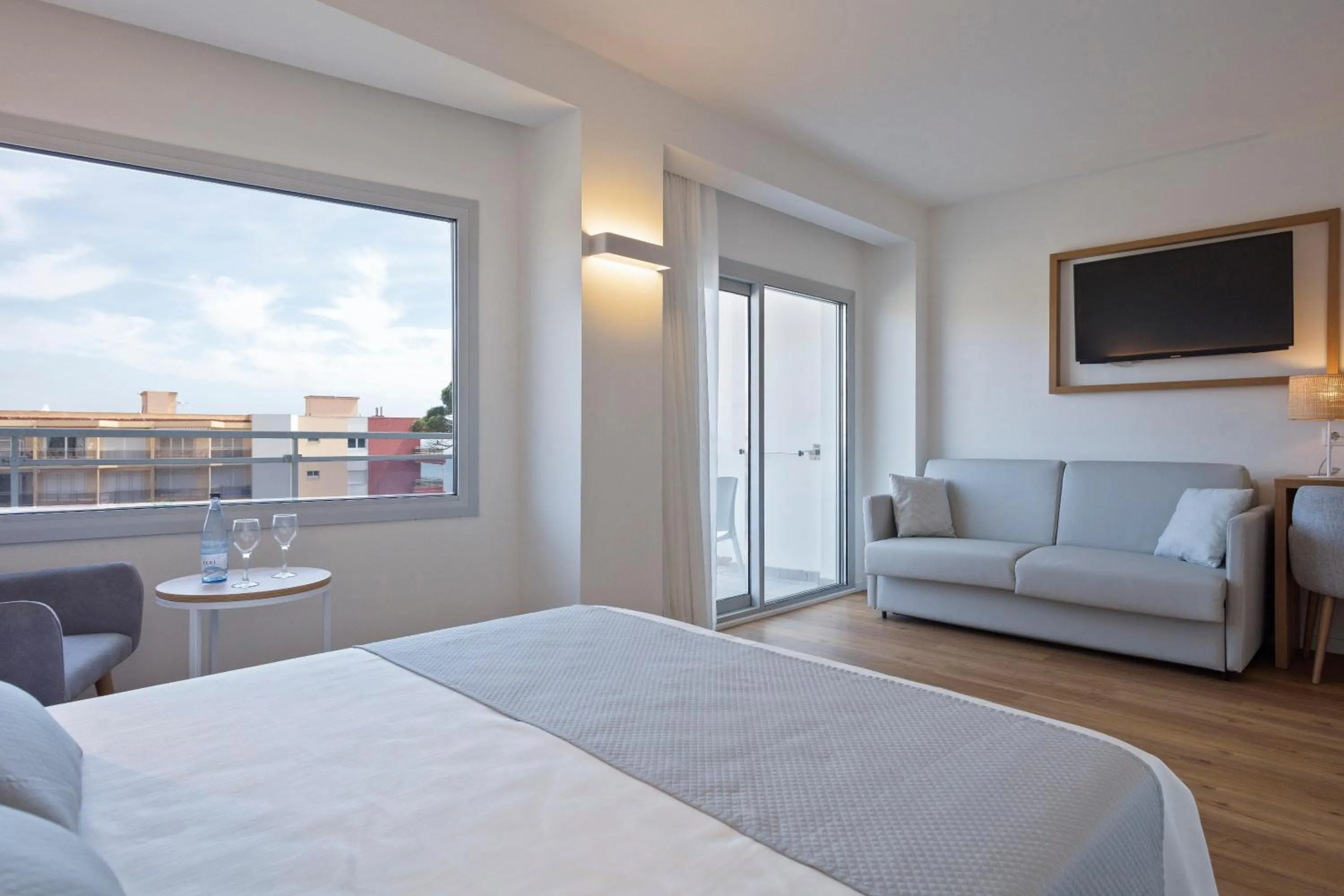 Photo of the whole room, Bed in Hotel Best Terramarina