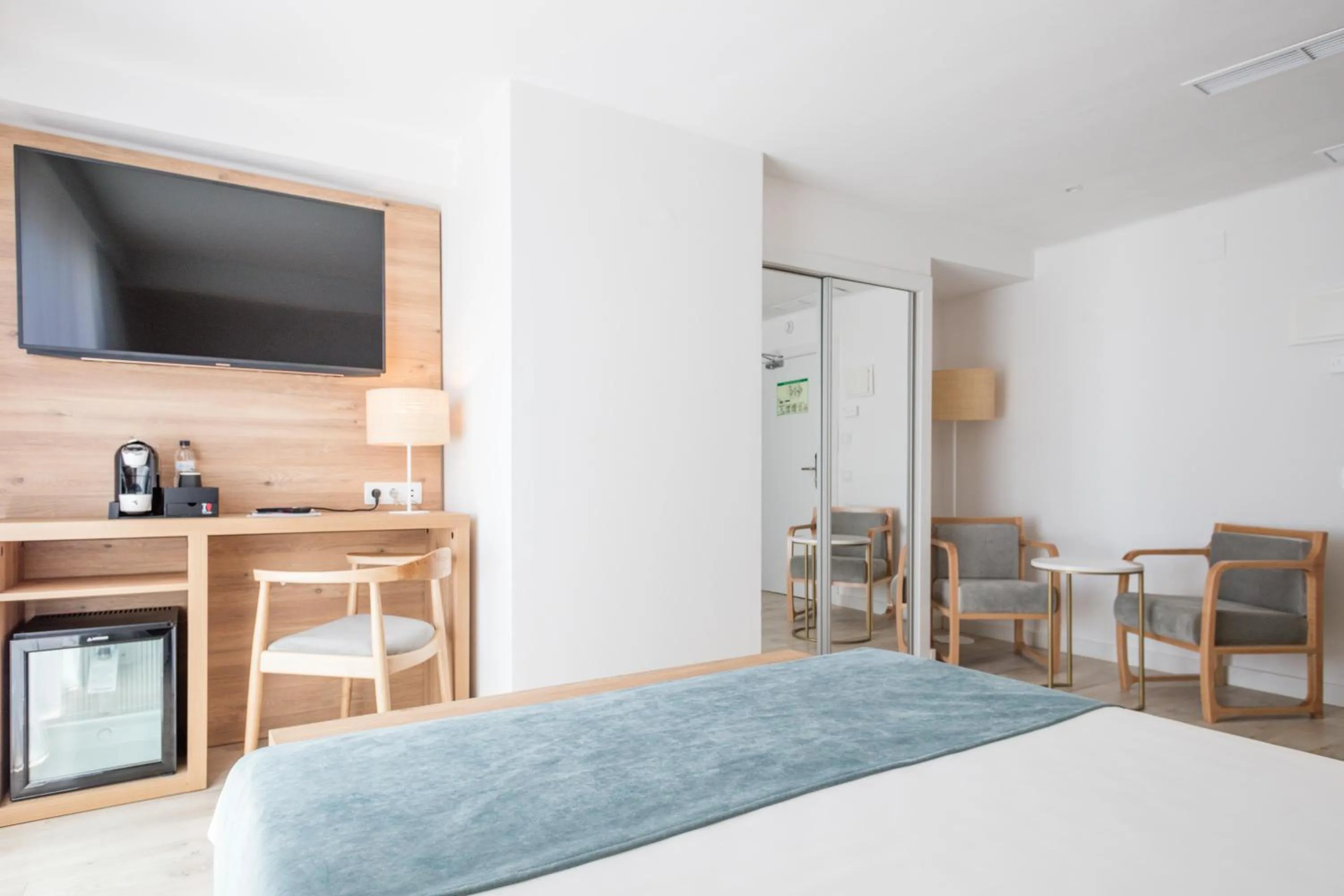 Photo of the whole room, Bed in Hotel Best Terramarina