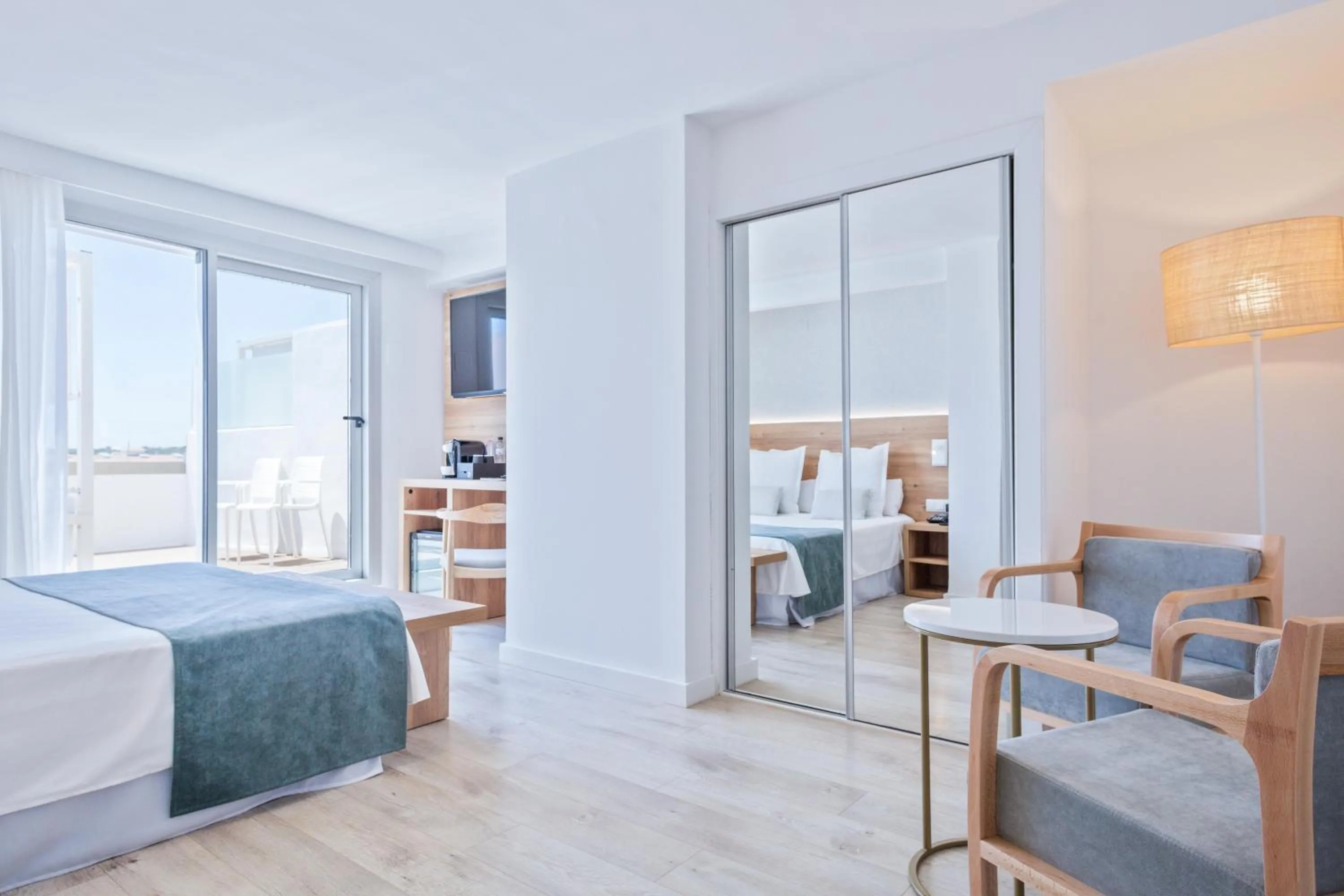 Photo of the whole room, Bed in Hotel Best Terramarina