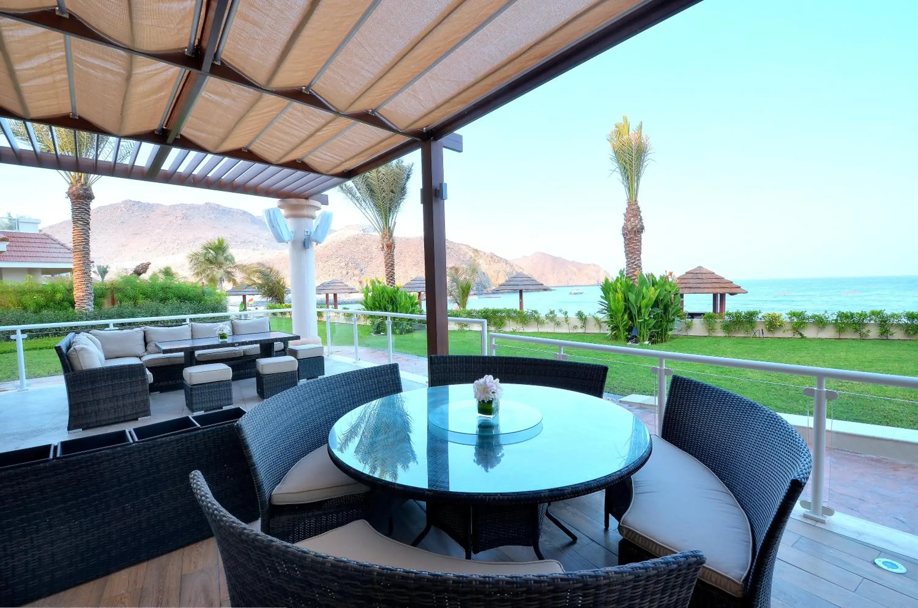 Lounge or bar in Oceanic Khorfakkan Resort & Spa Lounge or bar in Oceanic Khorfakkan Resort & Spa