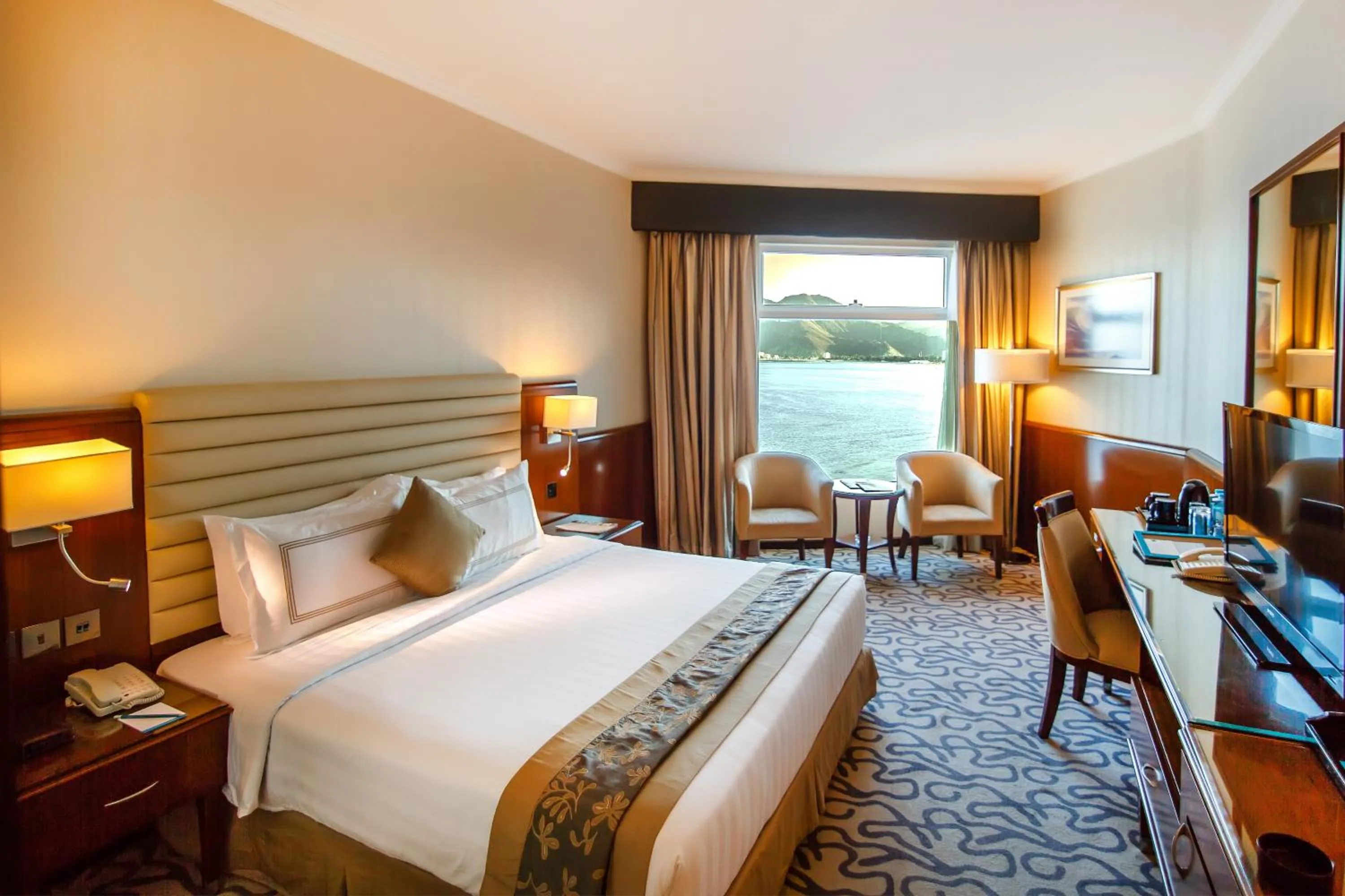 Bedroom, Bed in Oceanic Khorfakkan Resort & Spa