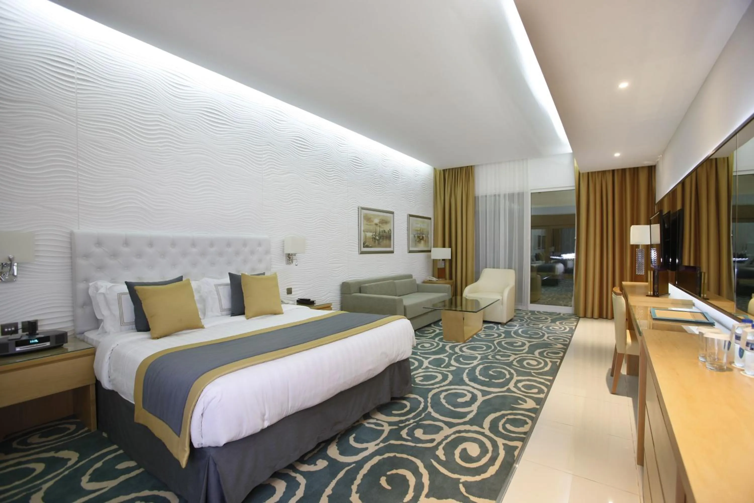 Photo of the whole room, Bed in Oceanic Khorfakkan Resort & Spa