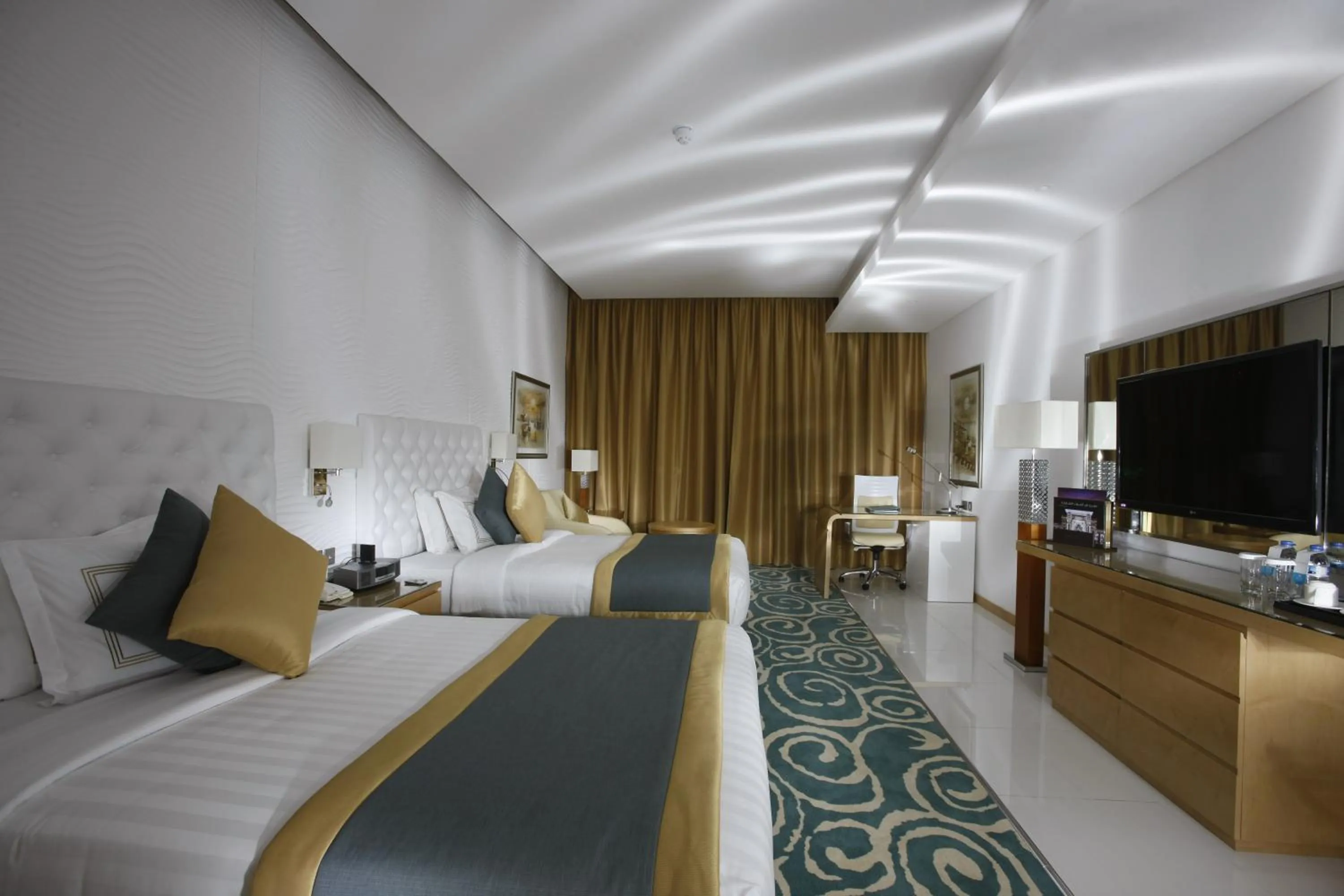 Photo of the whole room, Bed in Oceanic Khorfakkan Resort & Spa