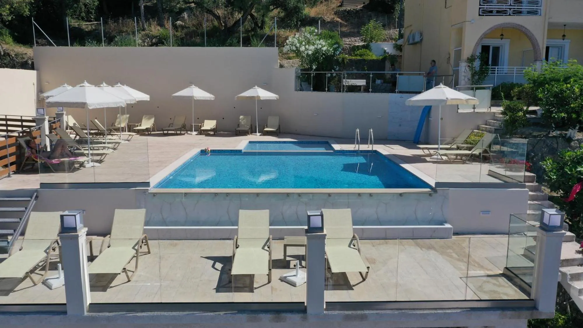 Swimming pool in Mazis Apartments