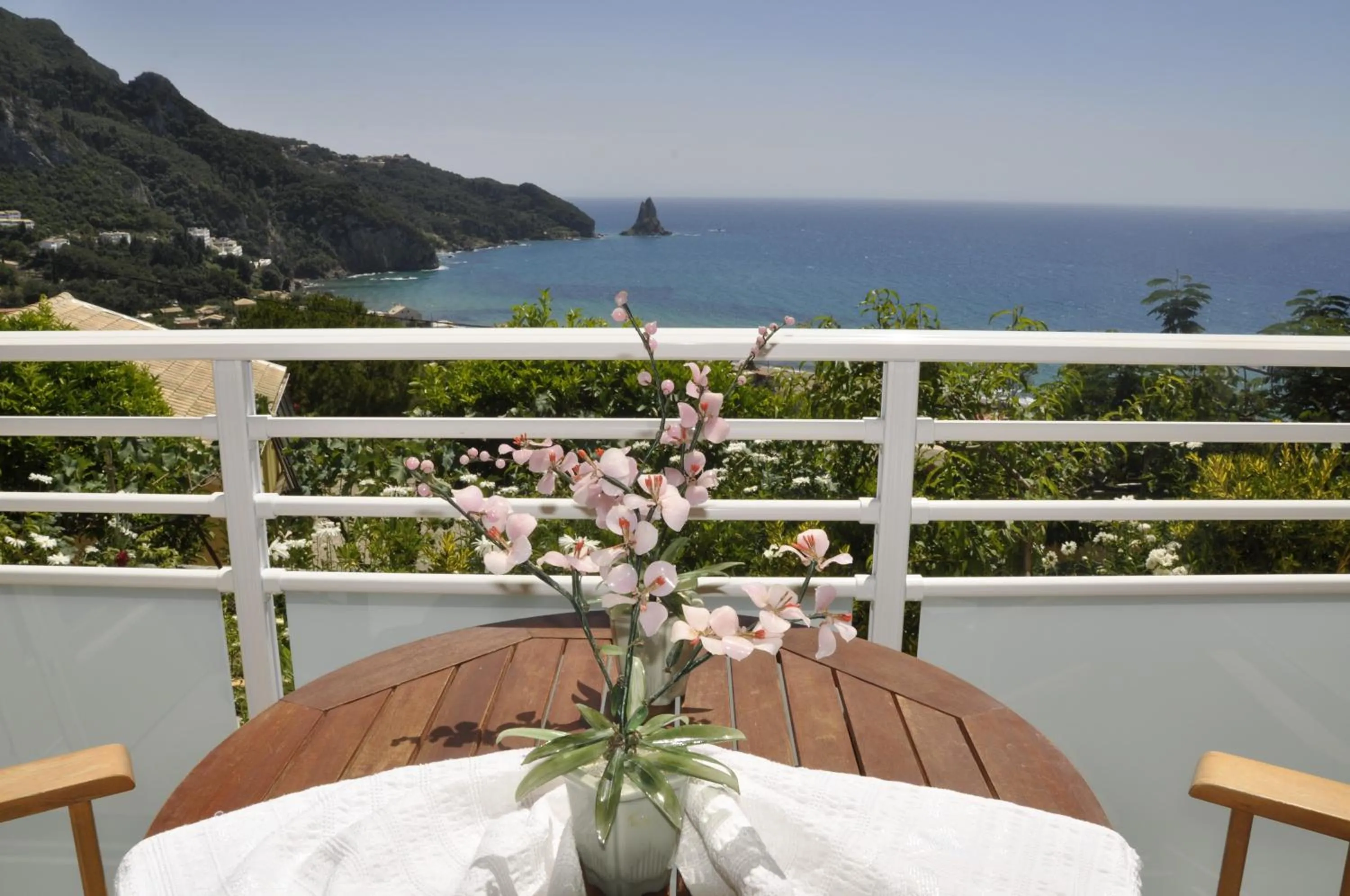 Day in Mazis Apartments