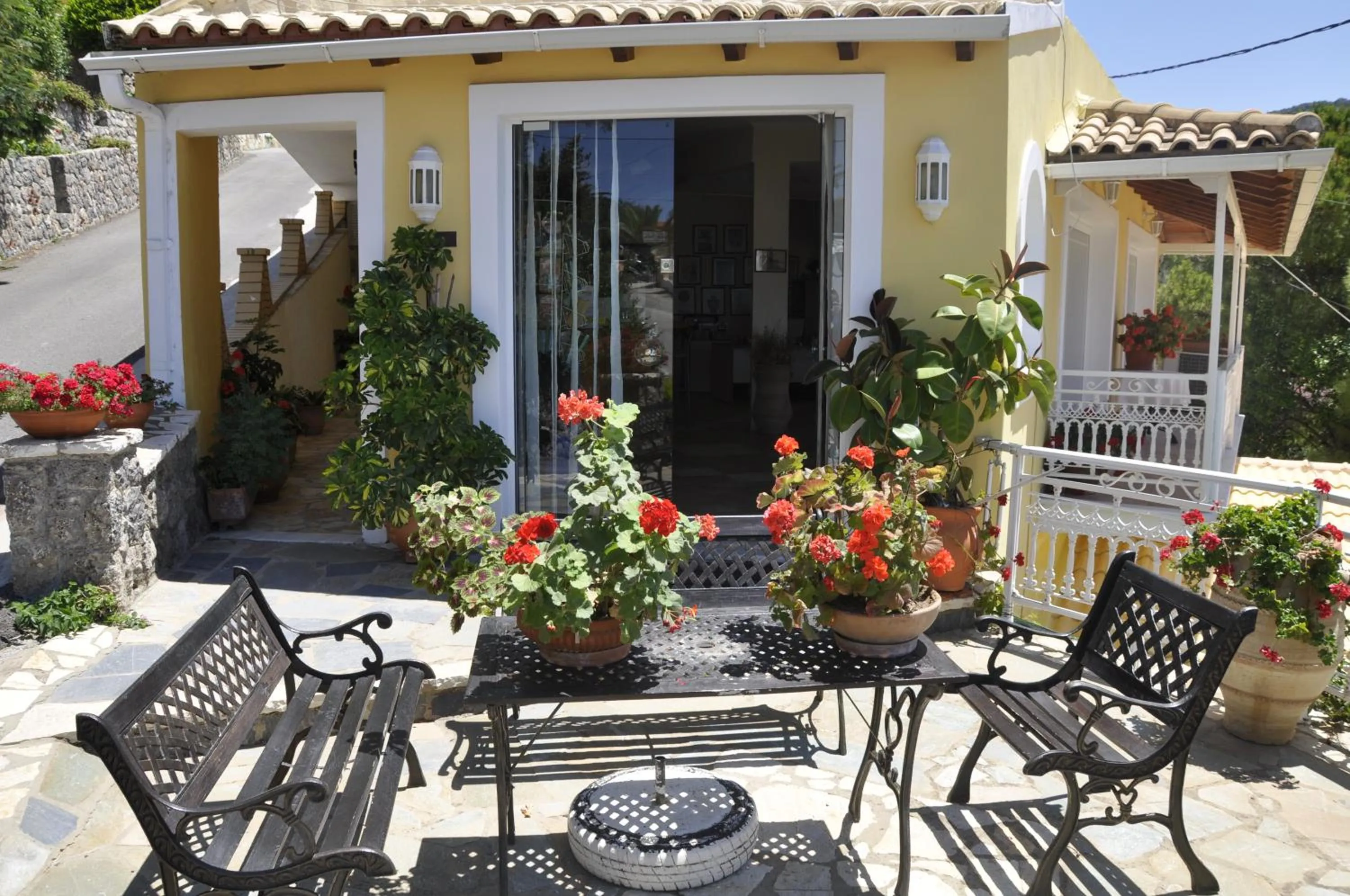 Patio in Mazis Apartments