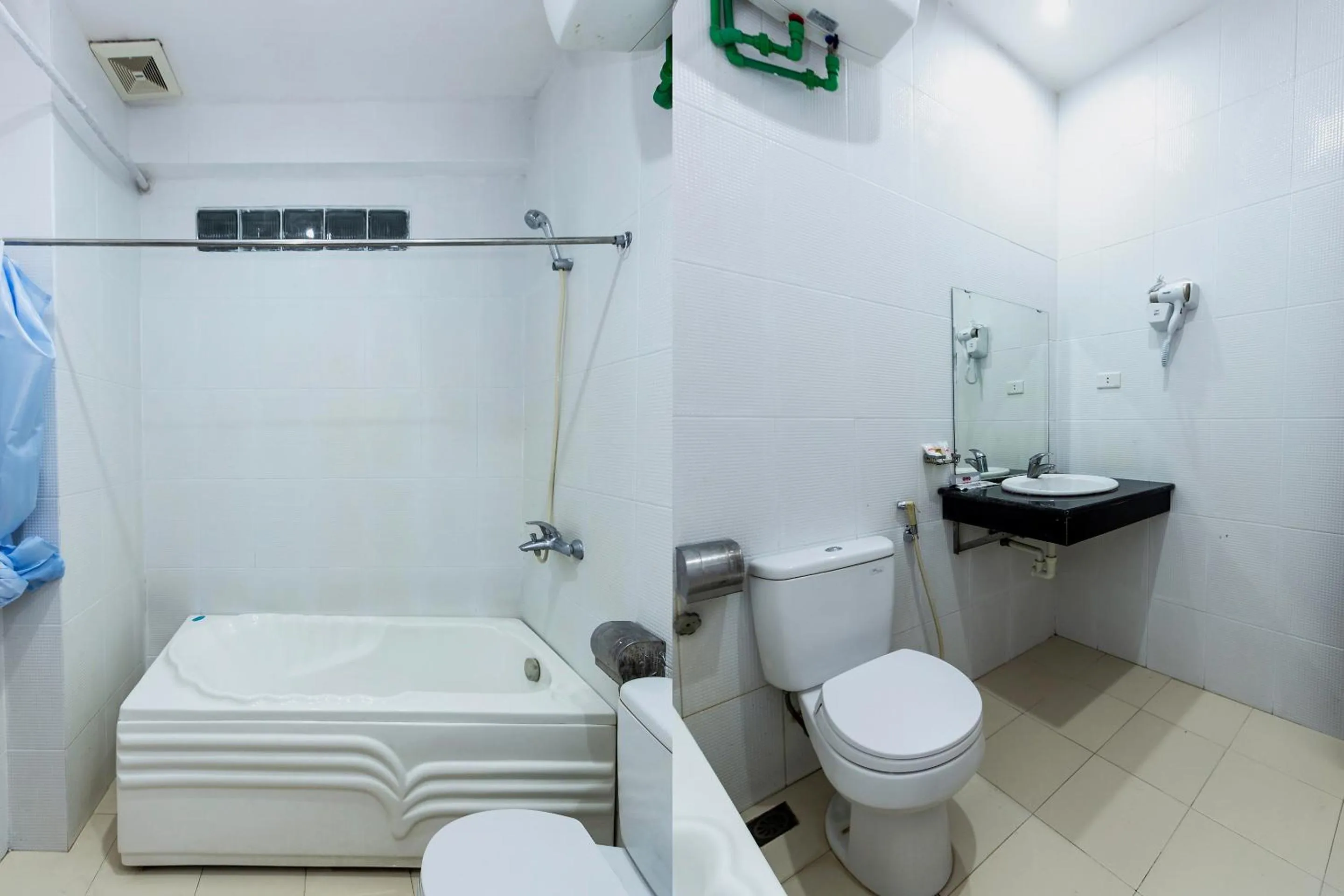 Bathroom in Little Hanoi Hostel