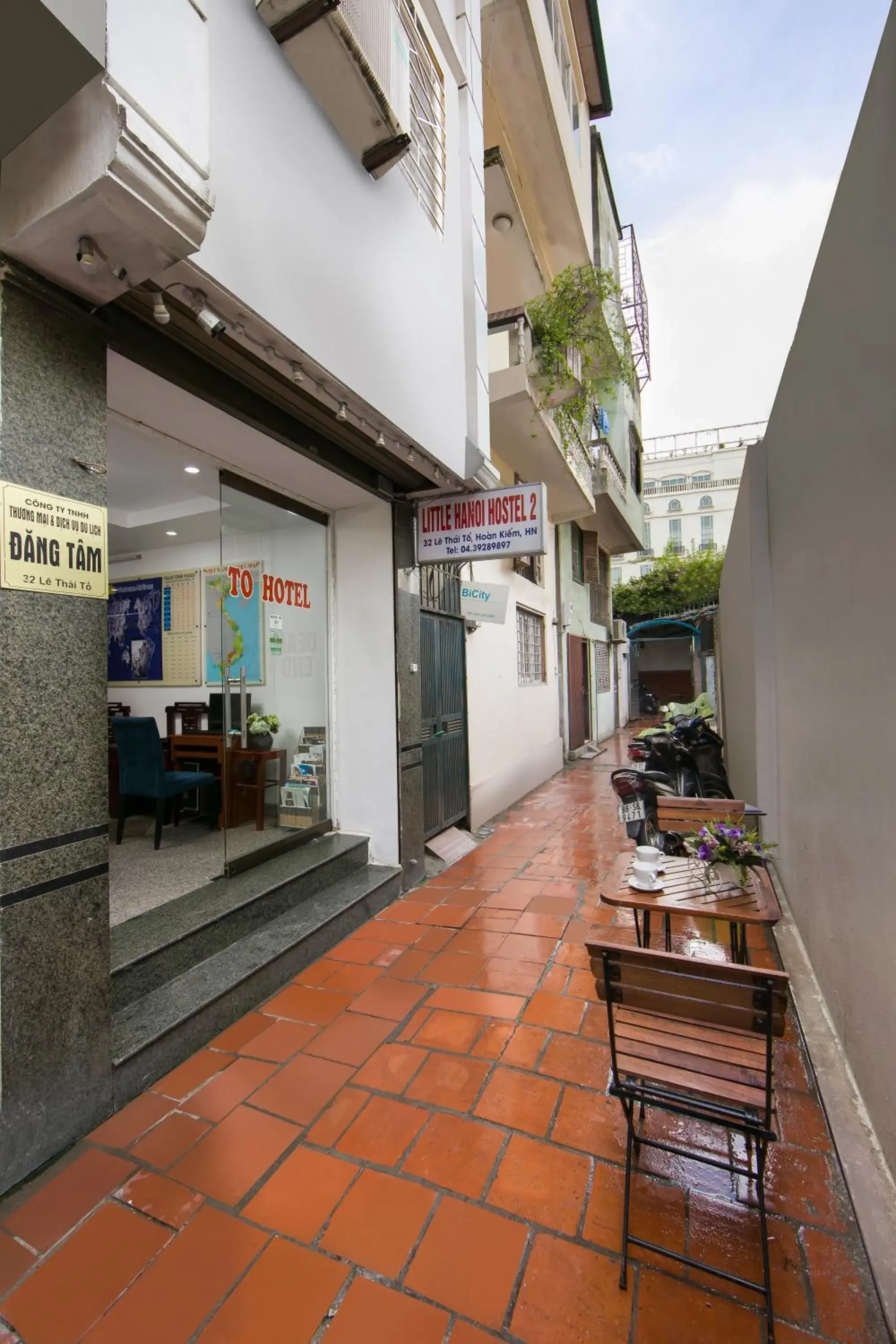 Property building in Little Hanoi Hotel Property building in Little Hanoi Hotel