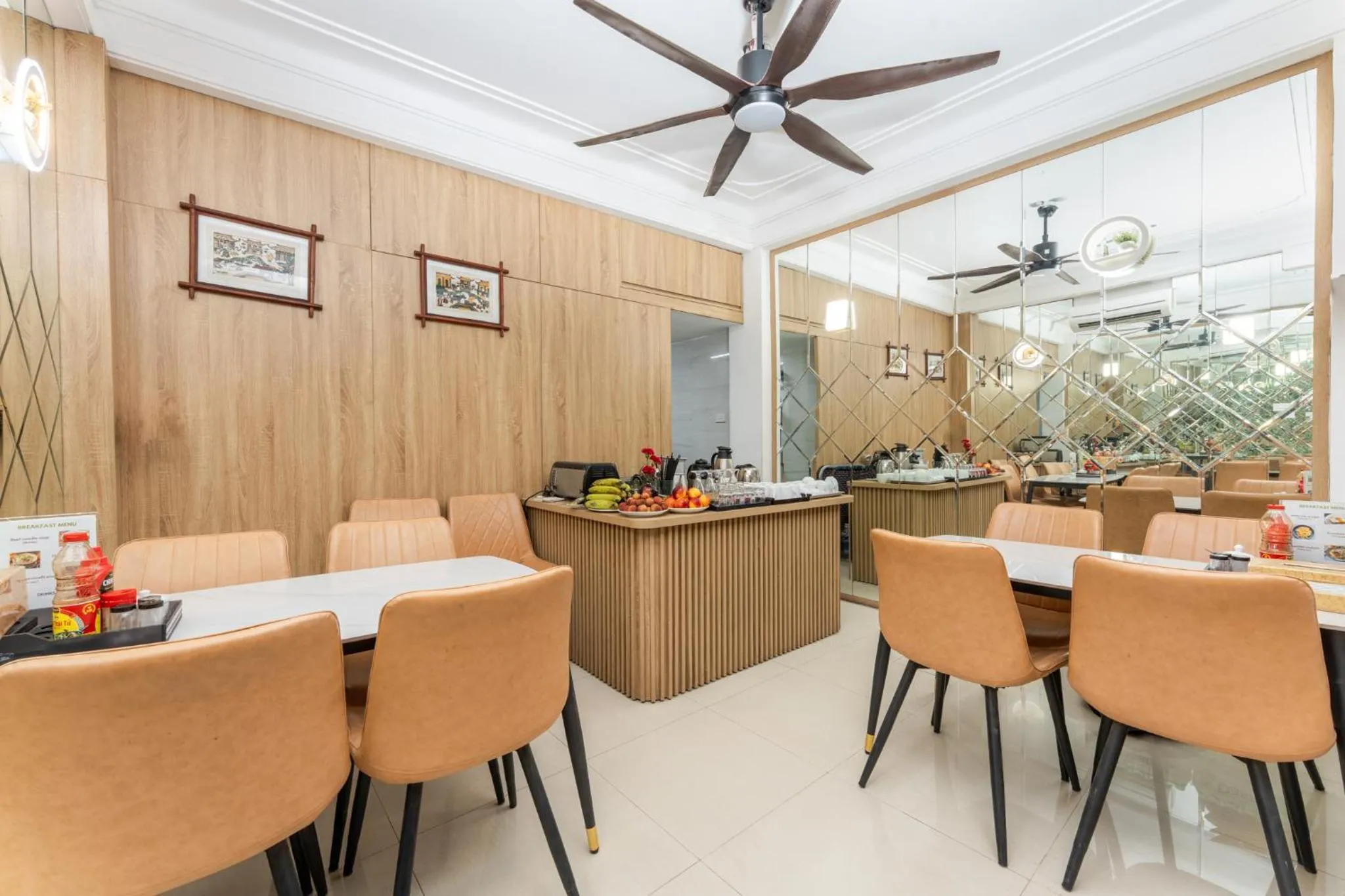 Restaurant/places to eat in Little Hanoi Hotel