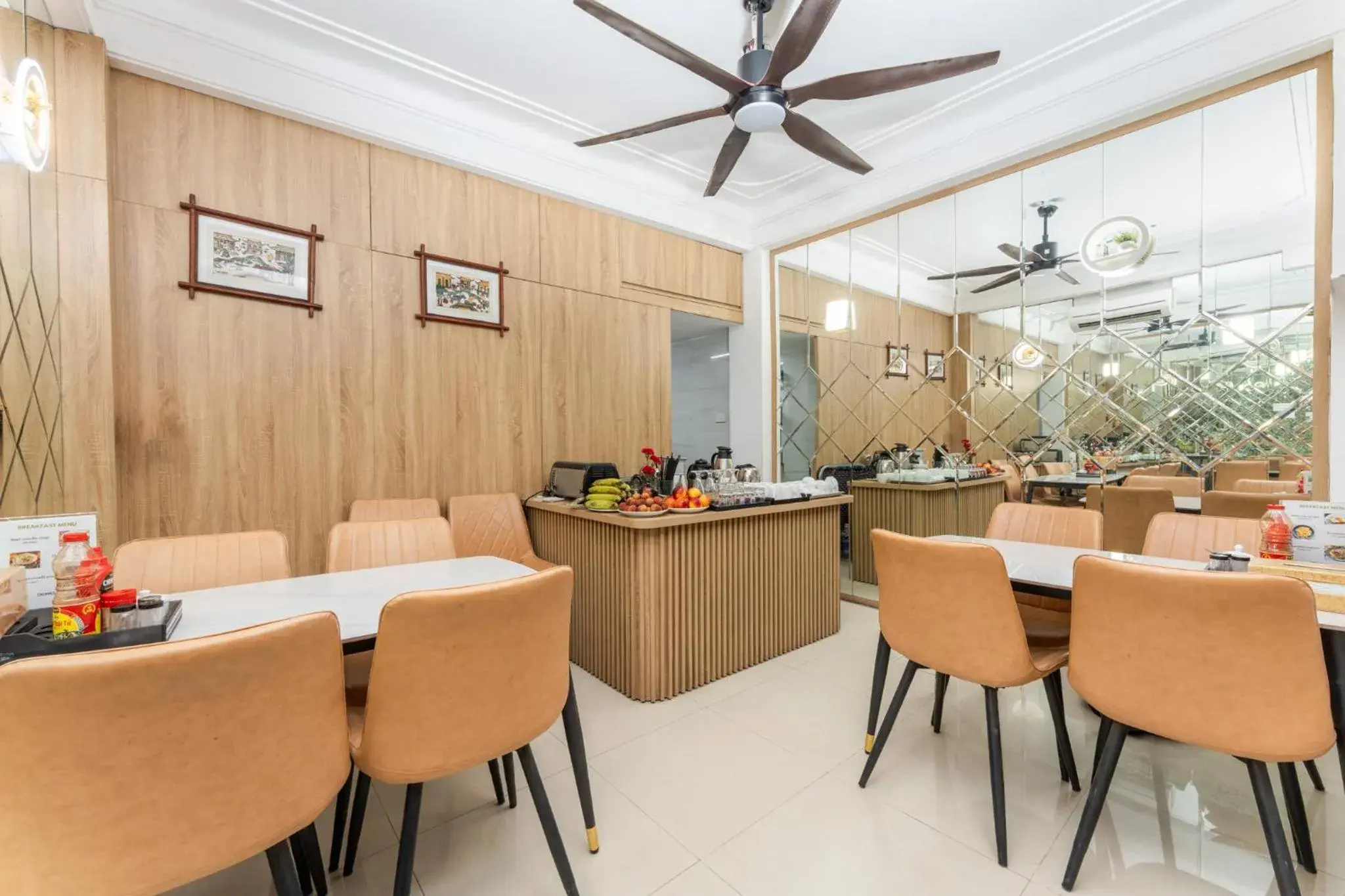 Restaurant/places to eat in Little Hanoi Hotel Restaurant/places to eat in Little Hanoi Hotel