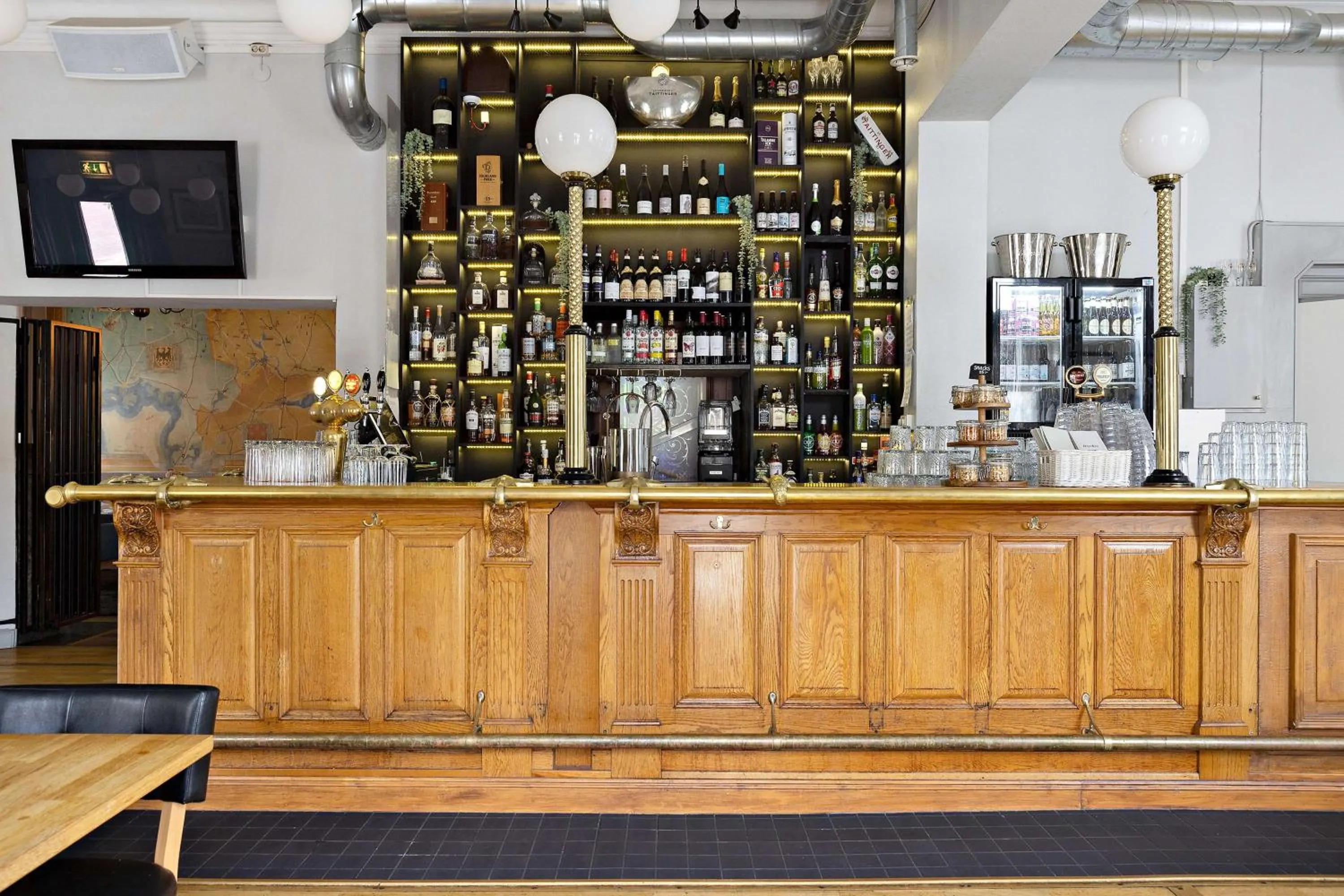 Lounge or bar in Nora Stadshotell, Sure Hotel Collection by Best Western