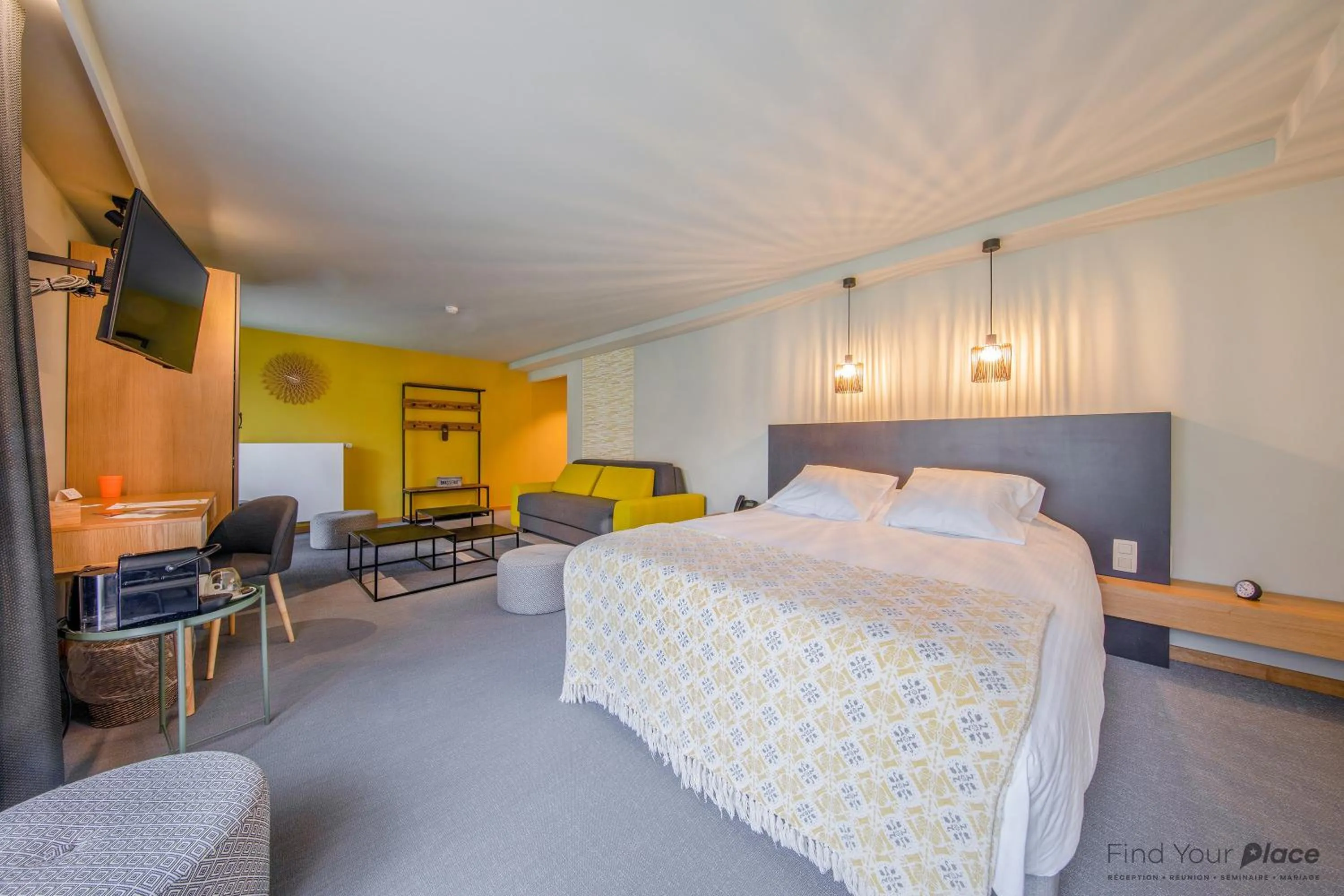 Photo of the whole room, Bed in La Libellule