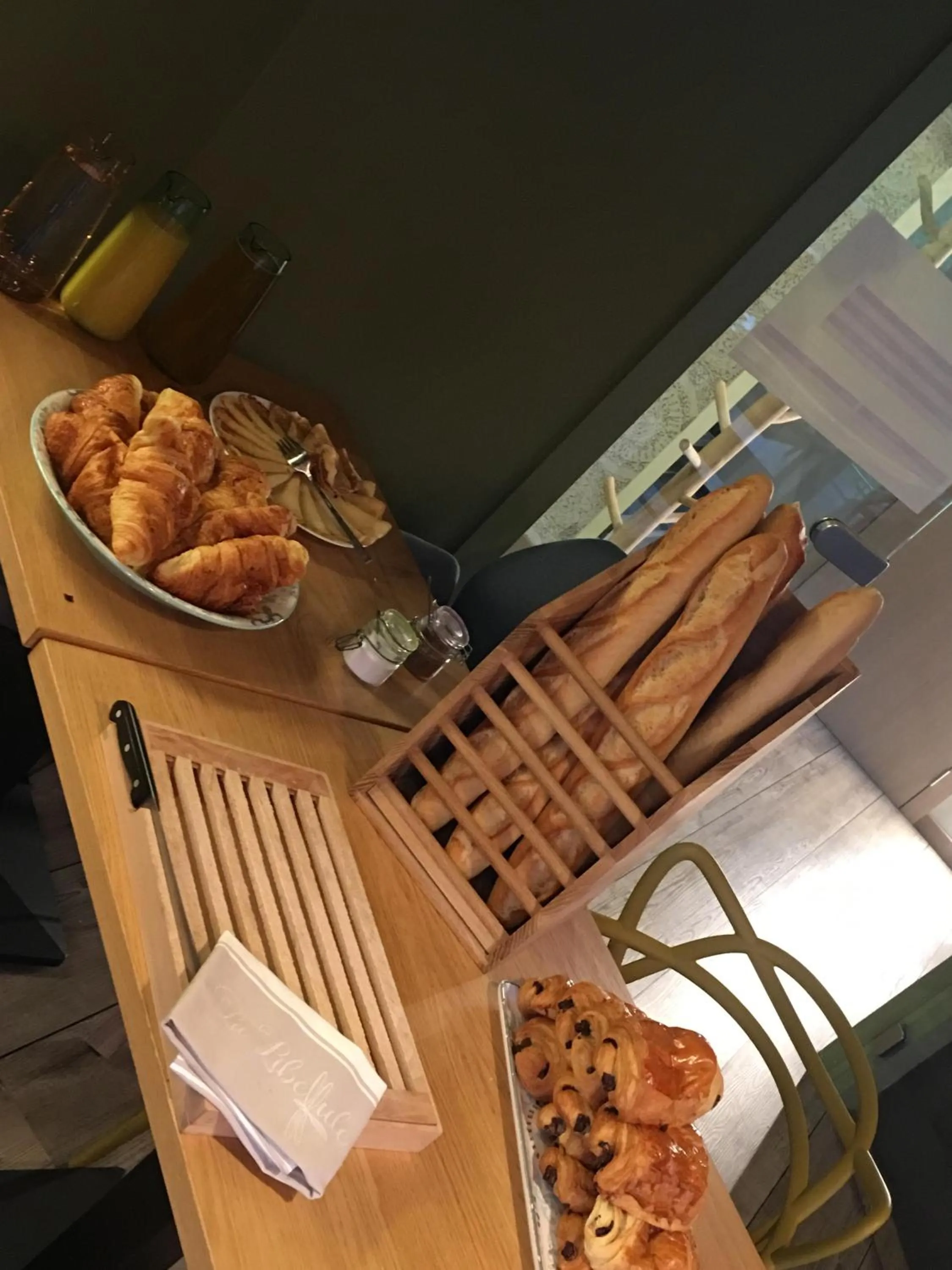 Breakfast in La Libellule