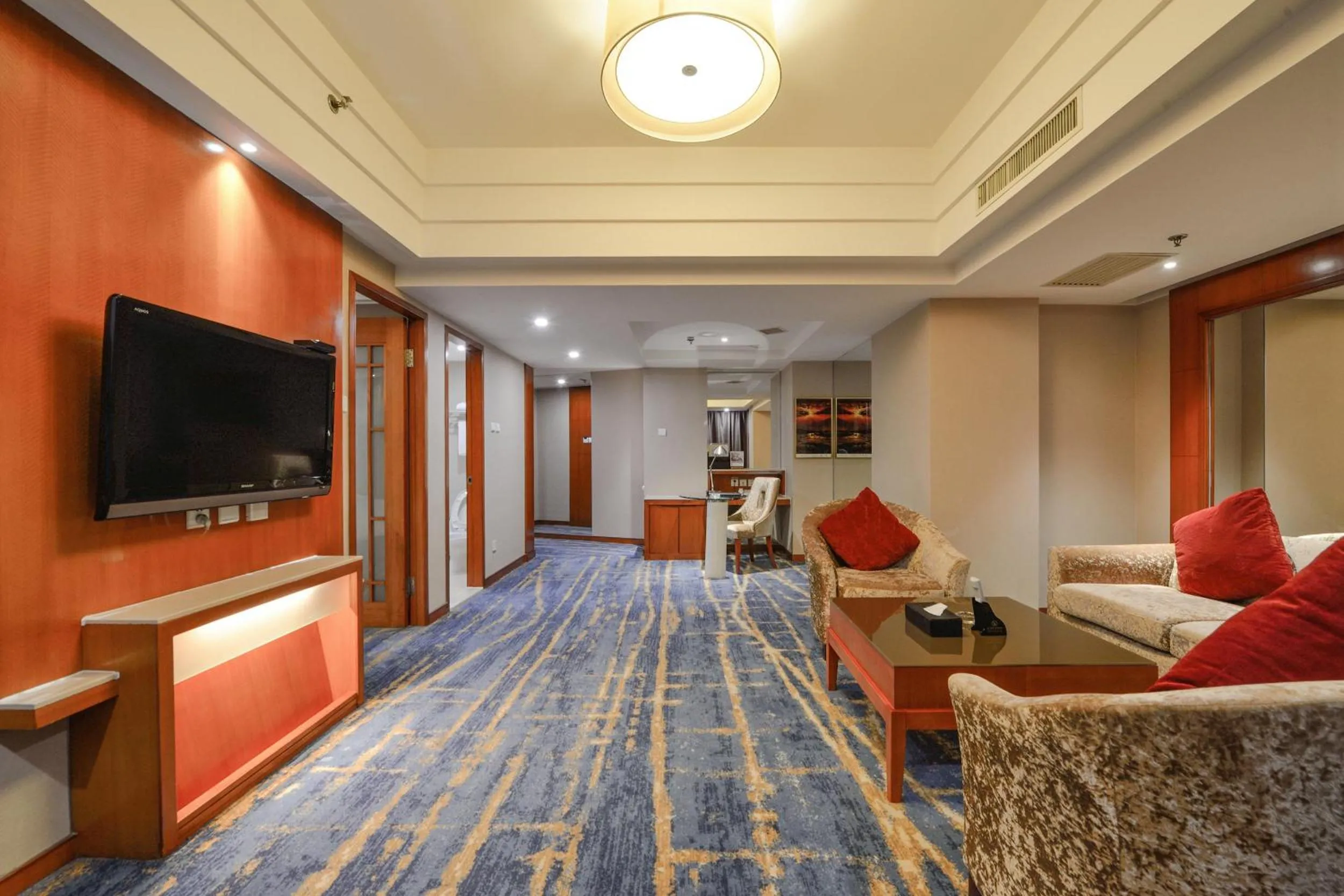 Living room in Bayshore Hotel Dalian