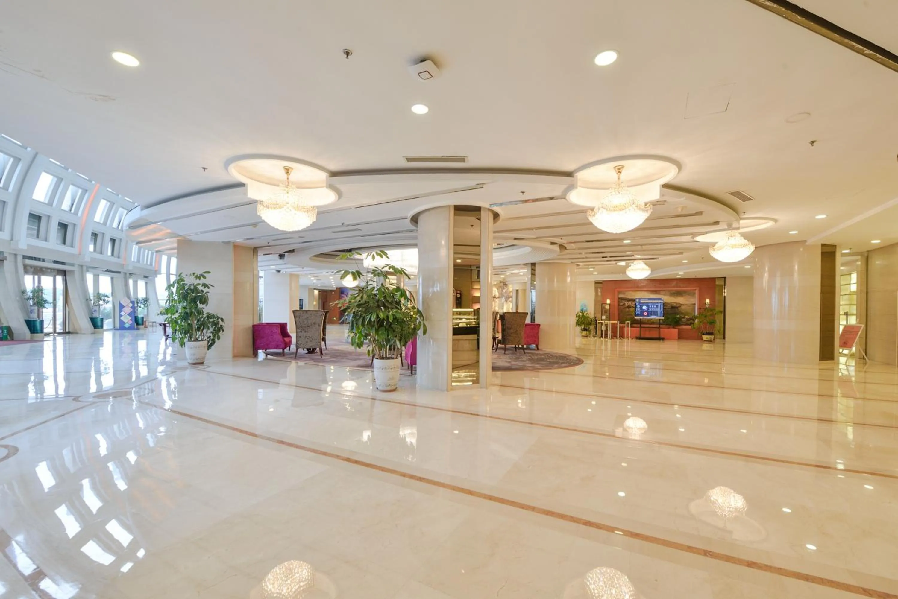 Lobby or reception in Bayshore Hotel Dalian