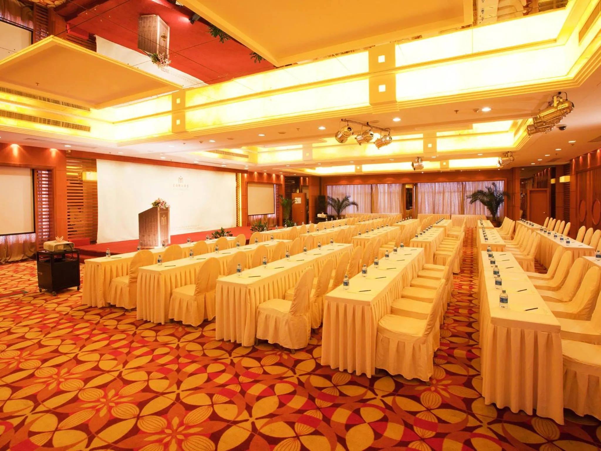 Banquet/Function facilities in Bayshore Hotel Dalian