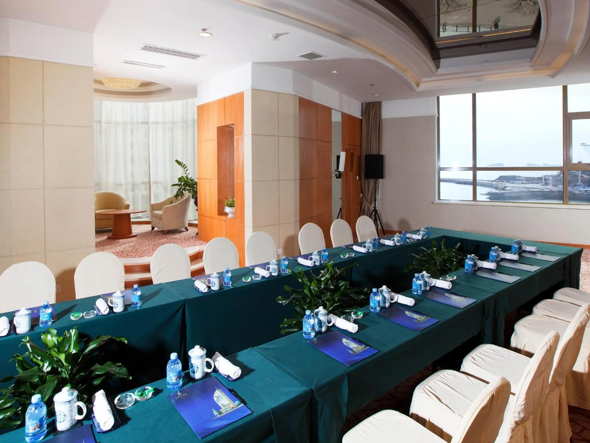 Banquet/Function facilities in Bayshore Hotel Dalian