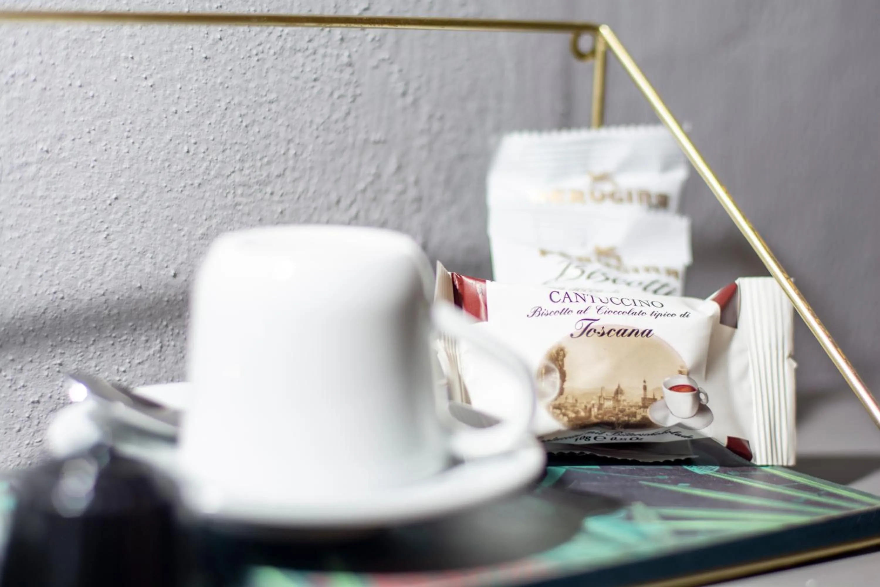 Coffee/tea facilities in La Lu cozy rooms