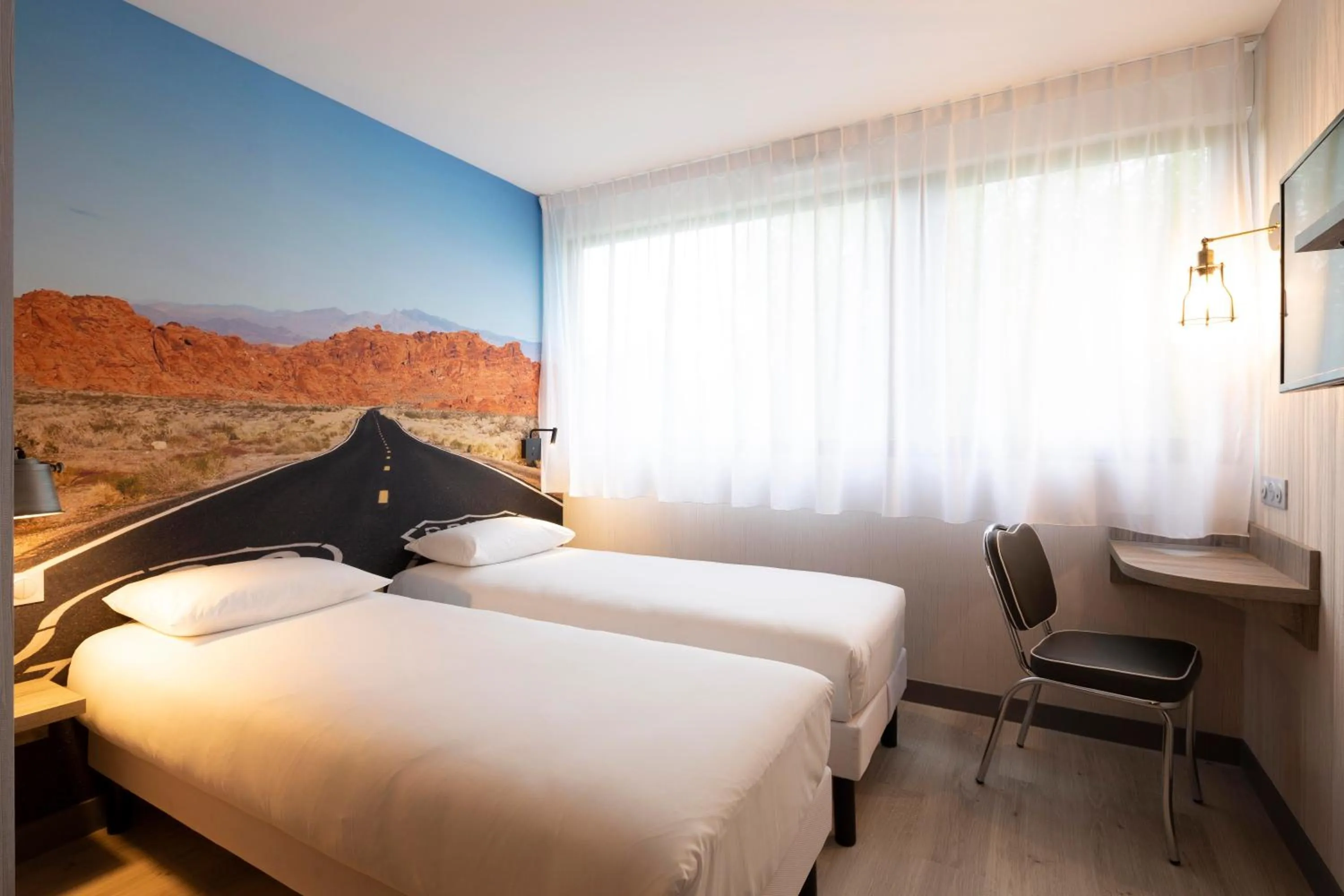 Photo of the whole room, Bed in Break Hôtel