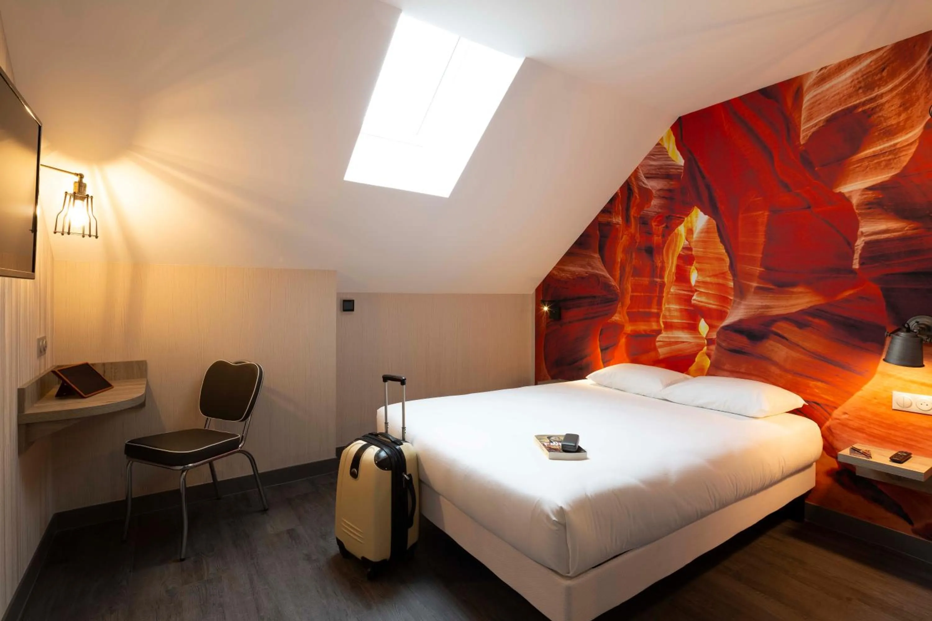 Bedroom, Bed in Break Hôtel