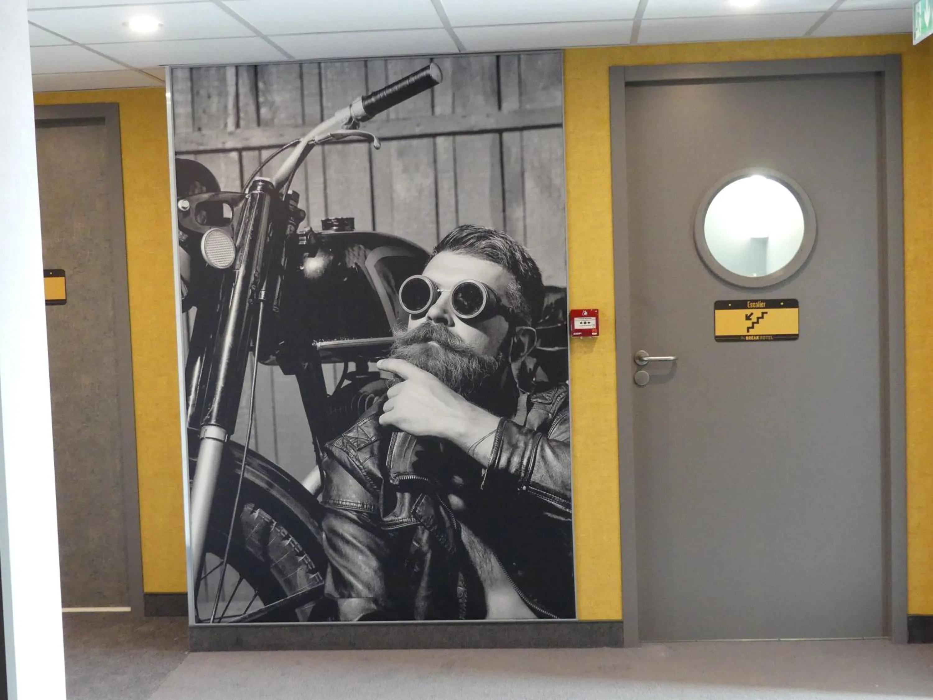 Decorative detail in Break Hôtel