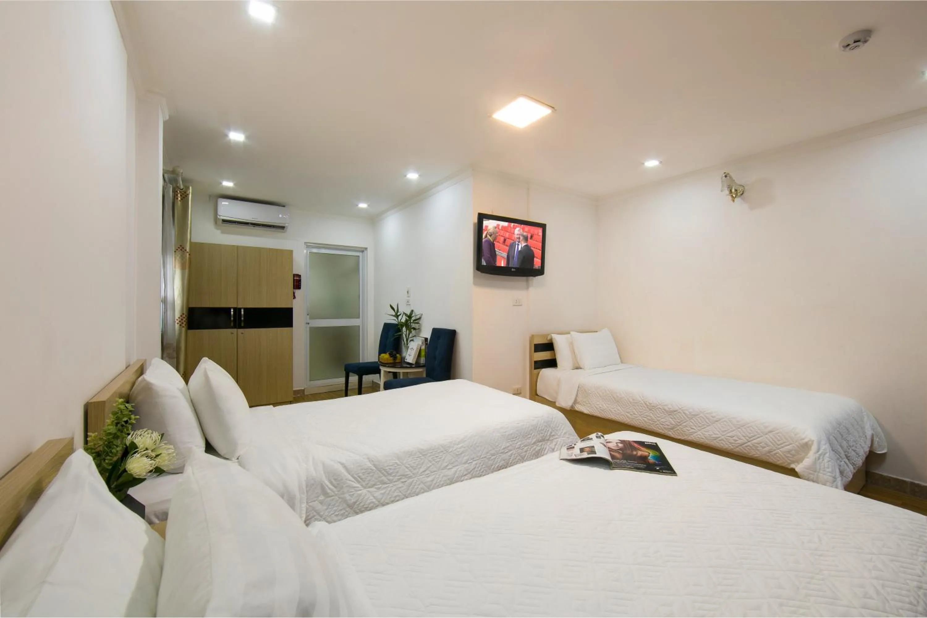 Bedroom, Bed in golden time hostel