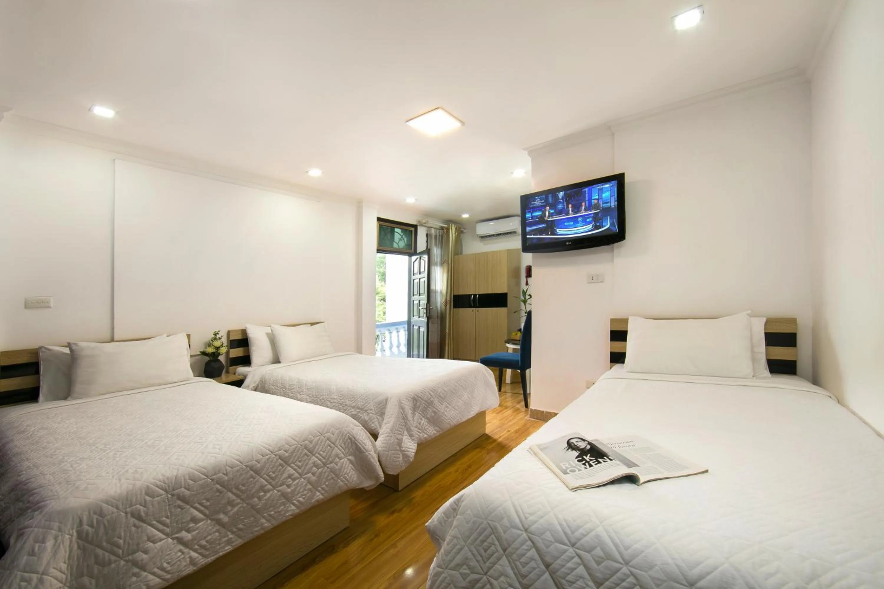 Balcony/Terrace, Bed in golden time hostel