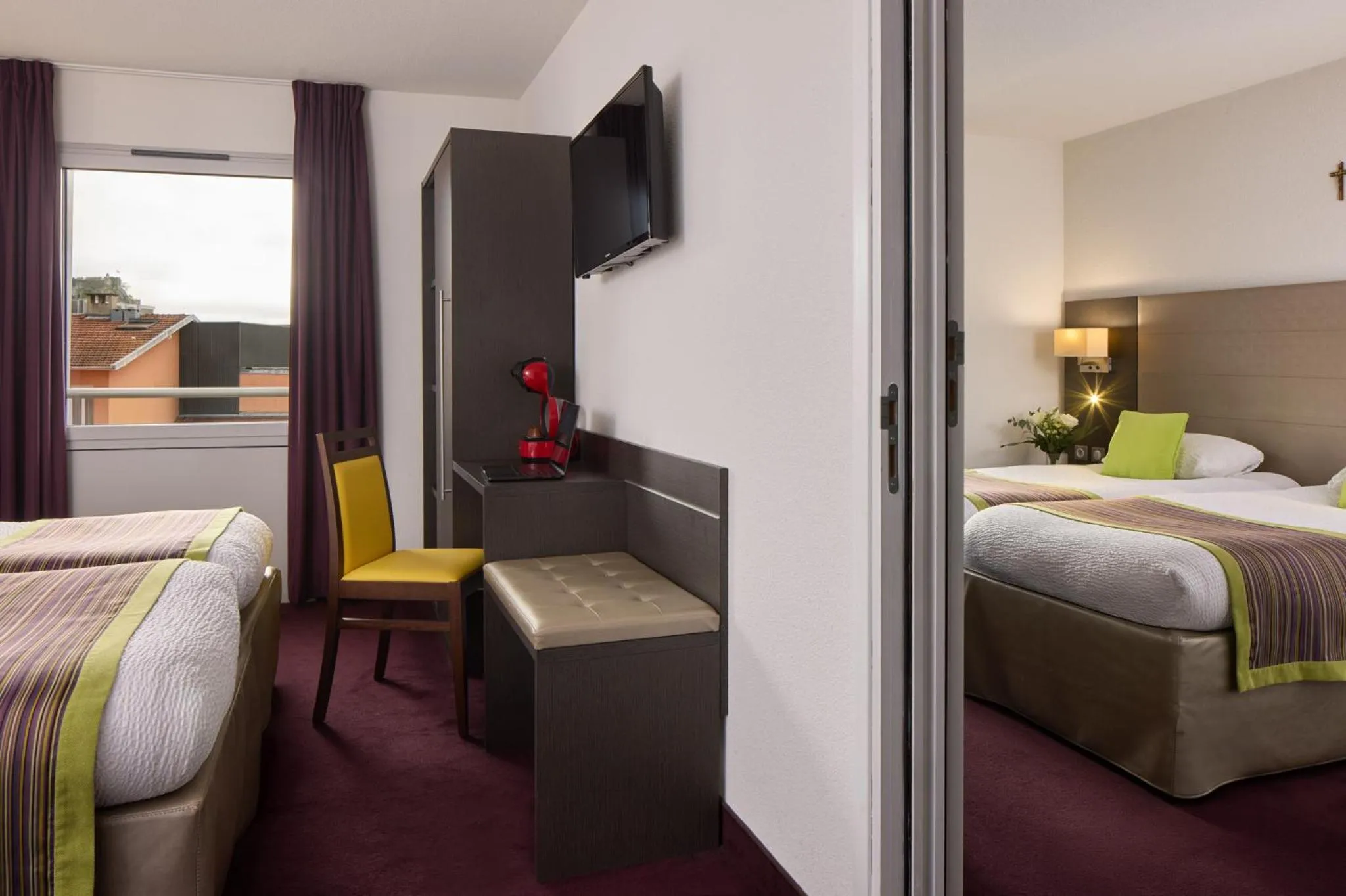 Bedroom, Bed in Hôtel Astrid