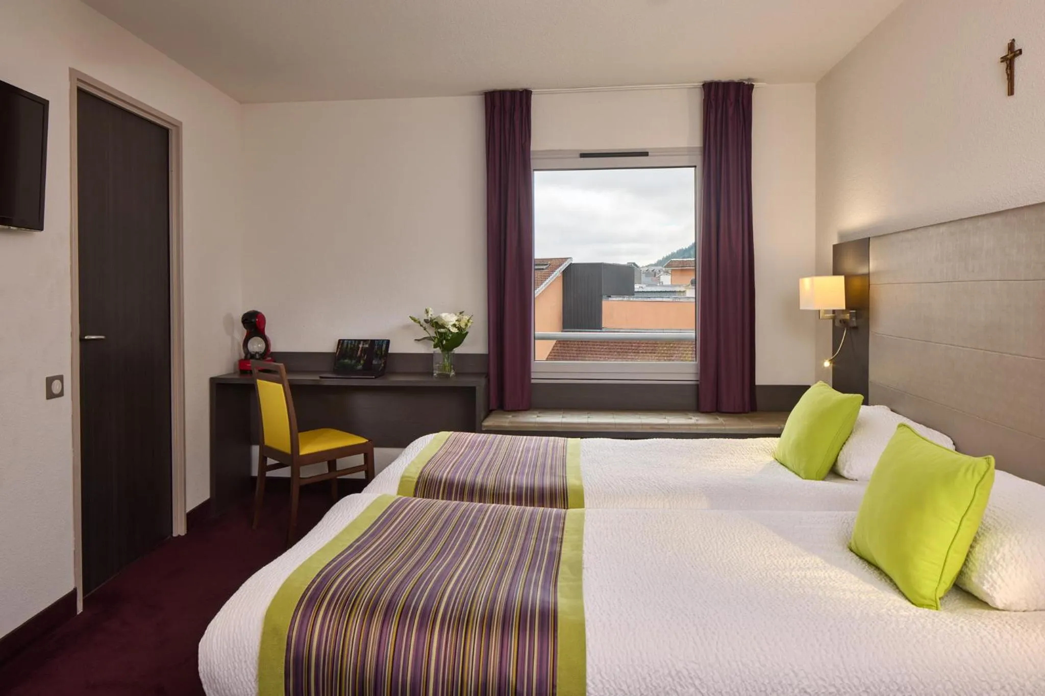 Bedroom, Bed in Hôtel Astrid