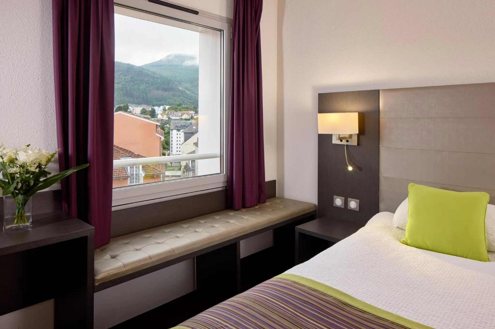 Photo of the whole room, Bed in Hôtel Astrid