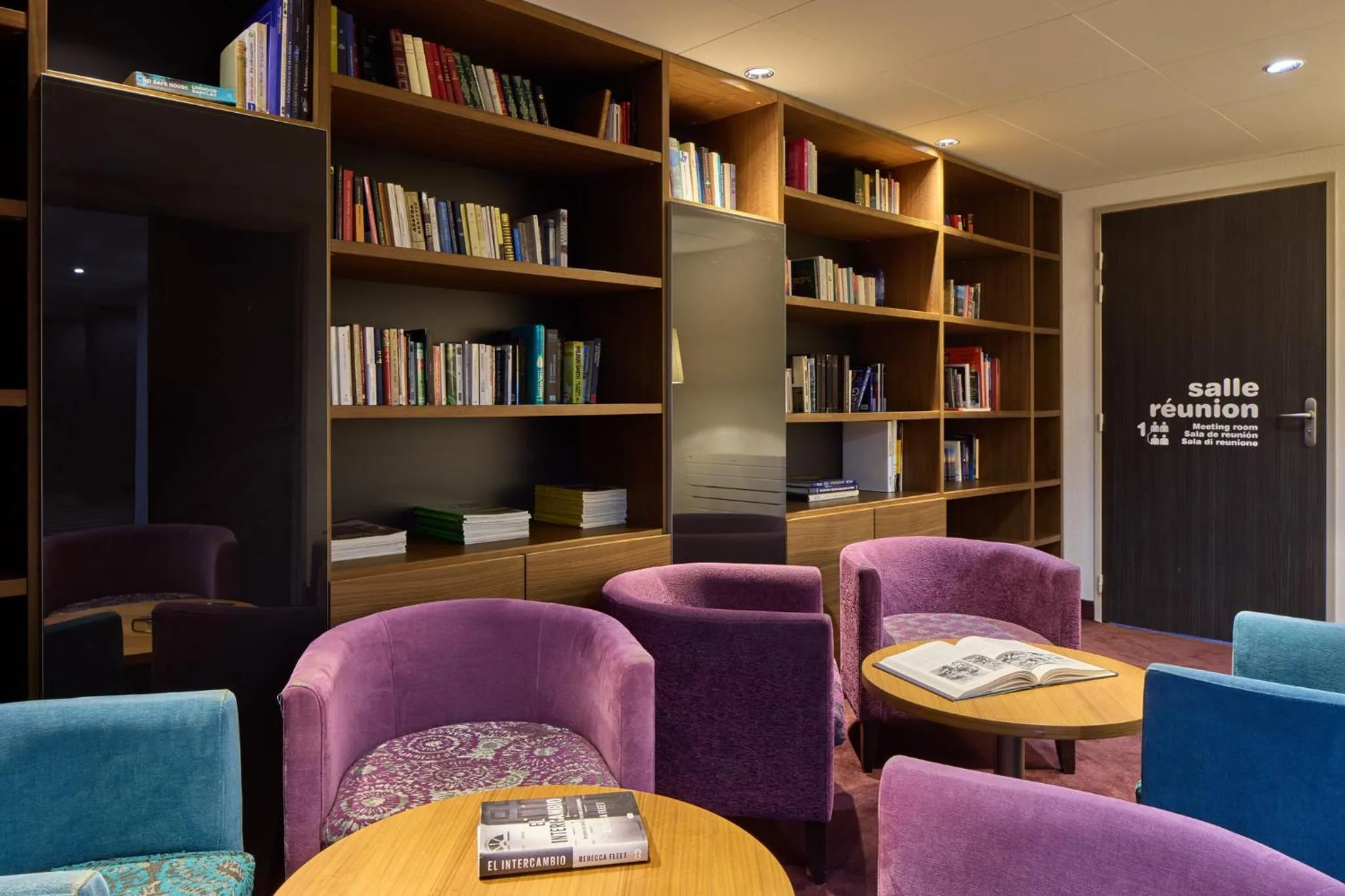 Library in Hôtel Astrid