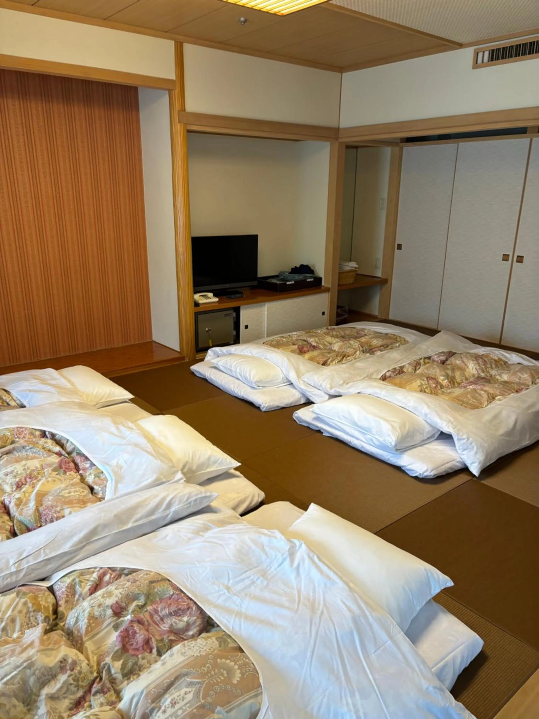 Bed in Fuji View Hotel