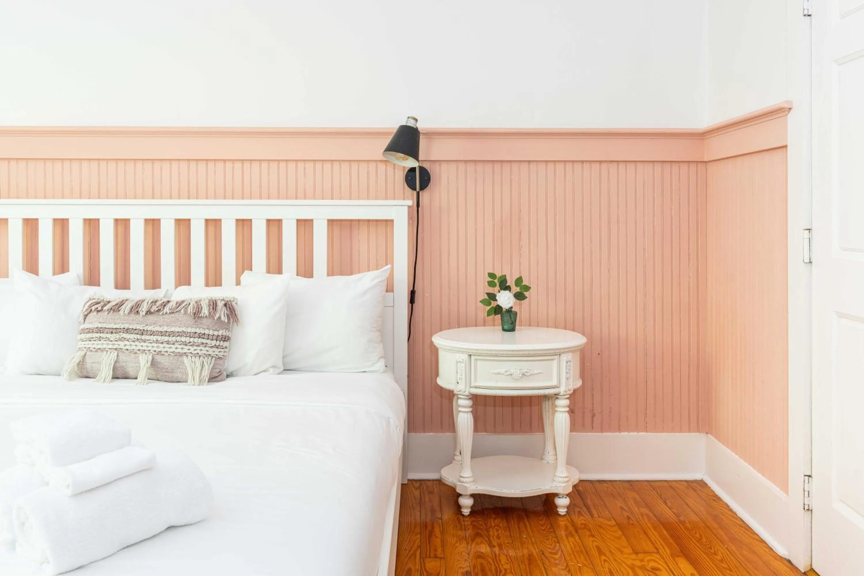 Bed in Miami River Inn by Renzzi