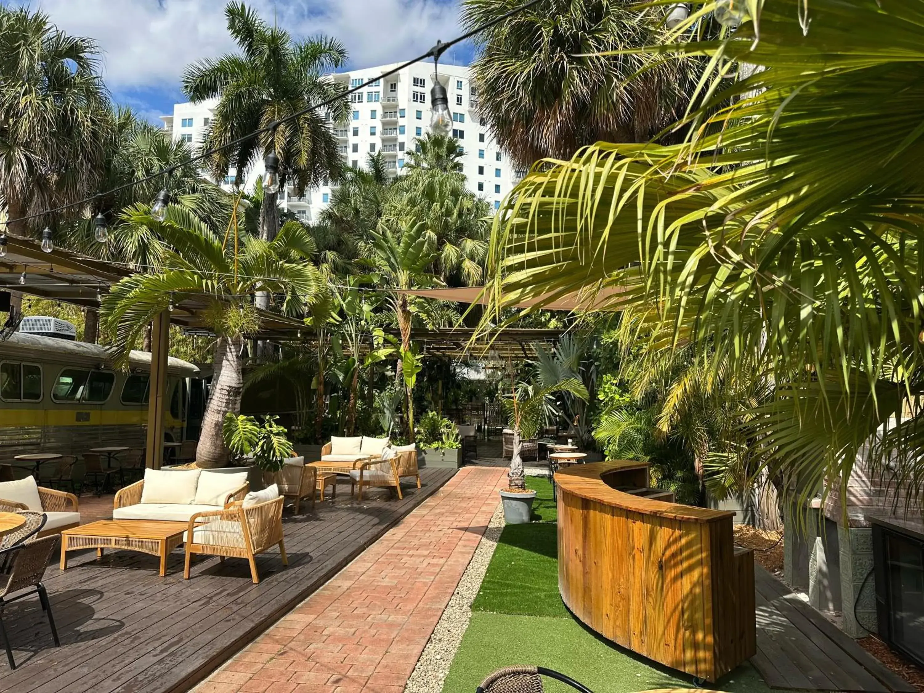 Property building in Miami River Inn by Renzzi Property building in Miami River Inn by Renzzi