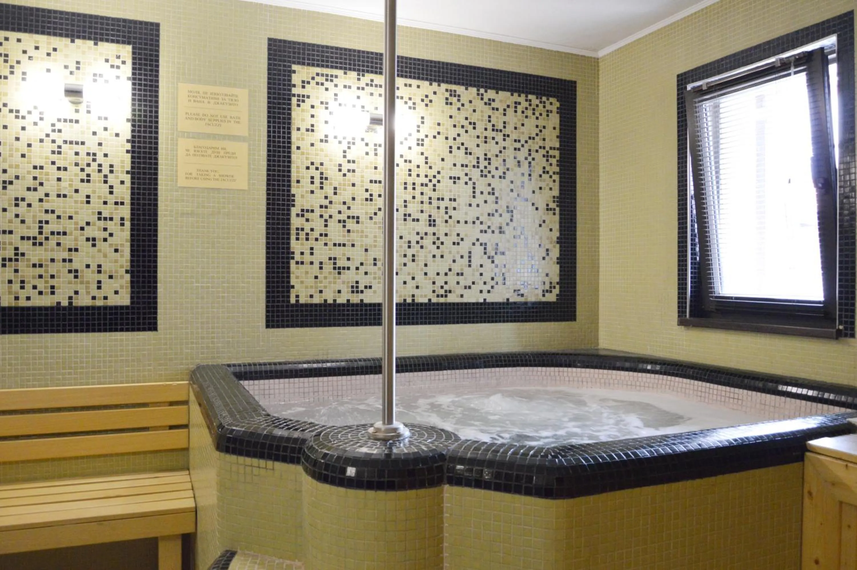 Hot Tub in Hotel Dumanov
