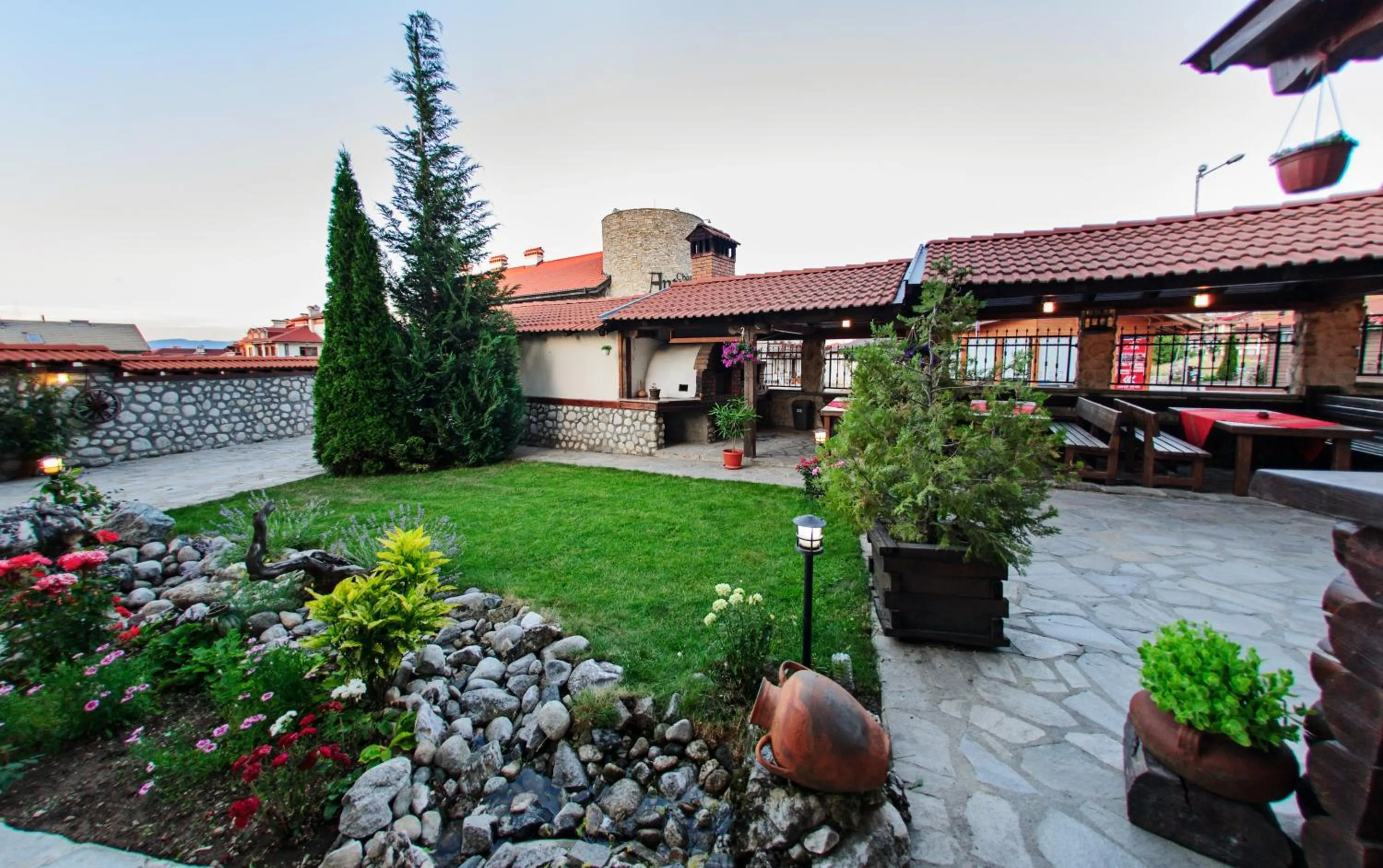 Restaurant/places to eat in Hotel Dumanov
