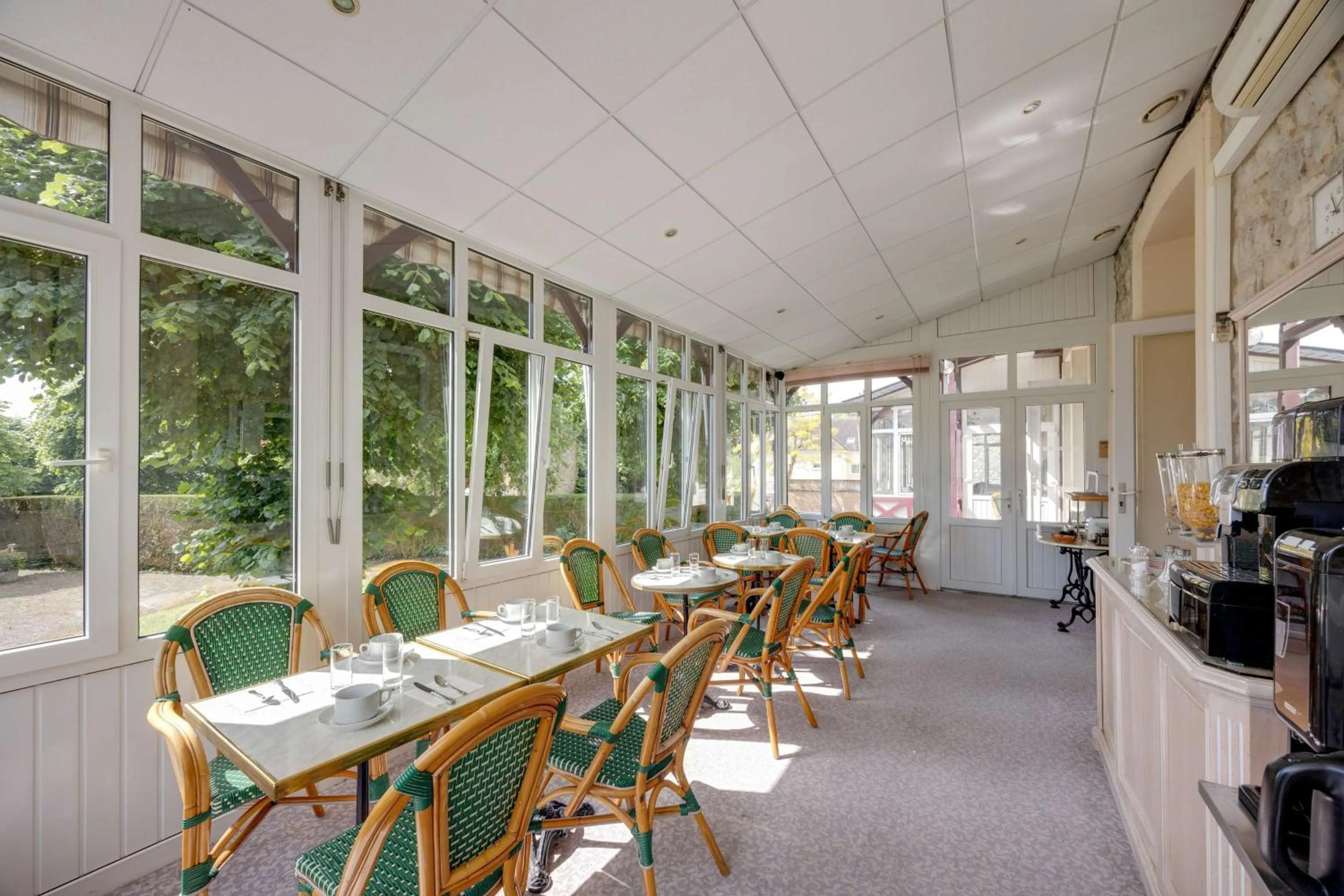 Breakfast in Brit Hotel Confort Bagnoles Normandie