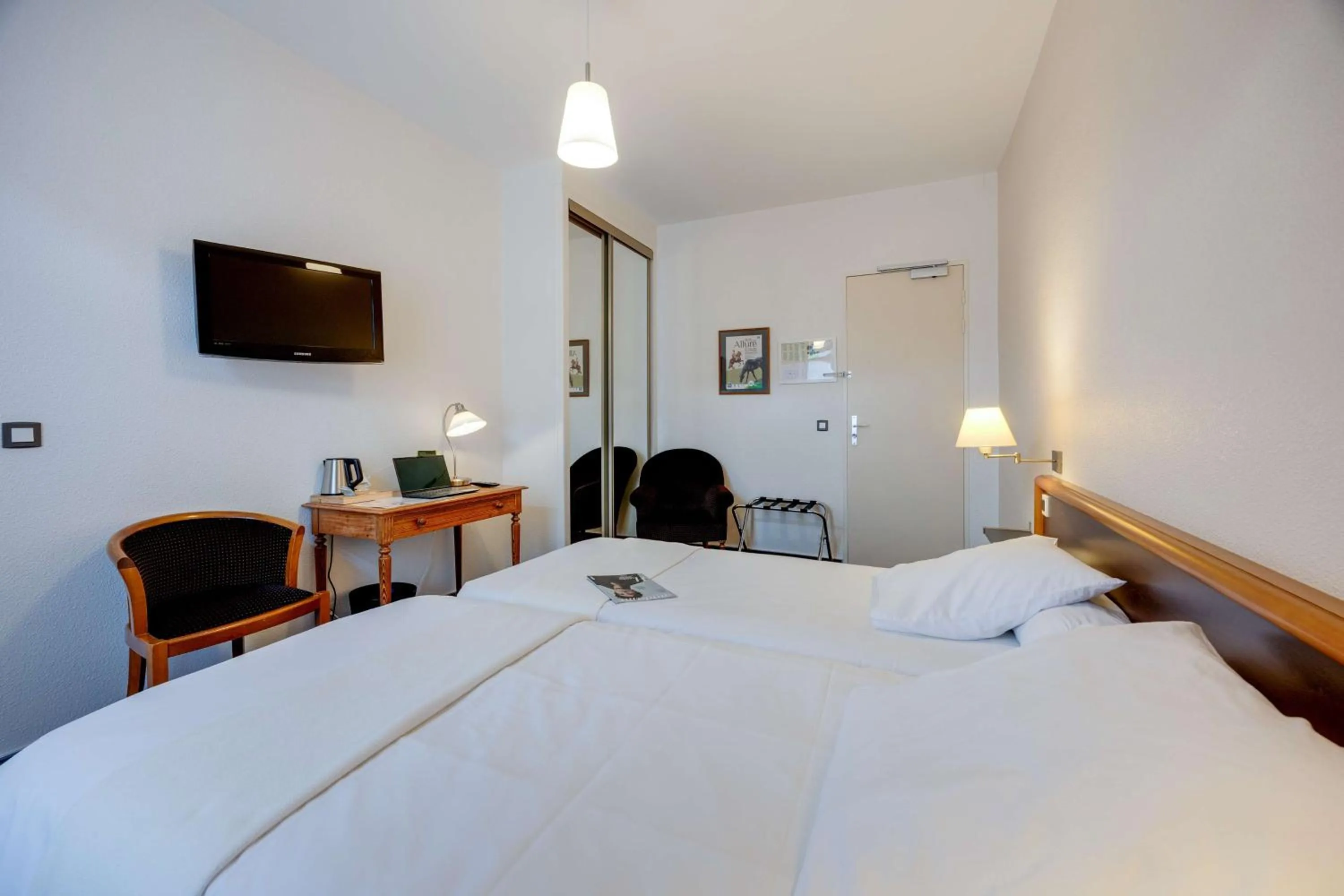 Bedroom, Bed in Brit Hotel Confort Bagnoles Normandie