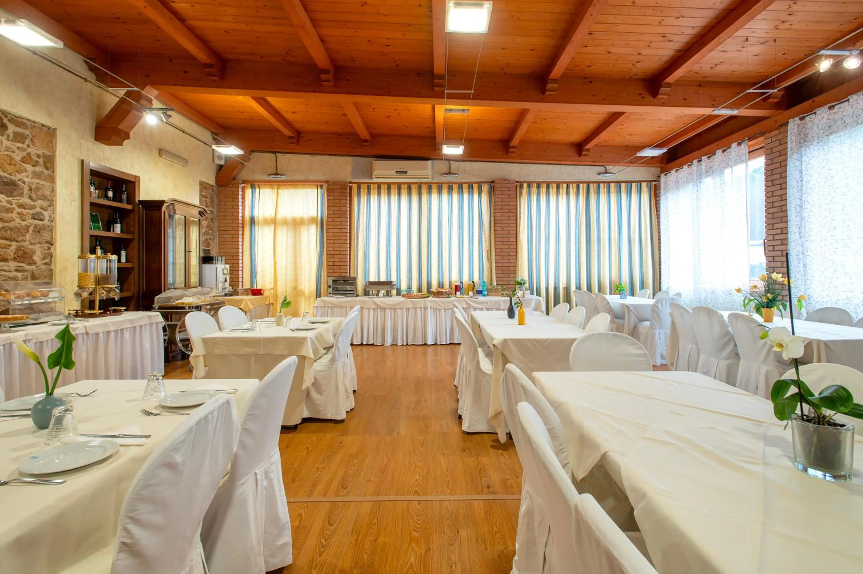 Restaurant/places to eat in Hotel Fertilia