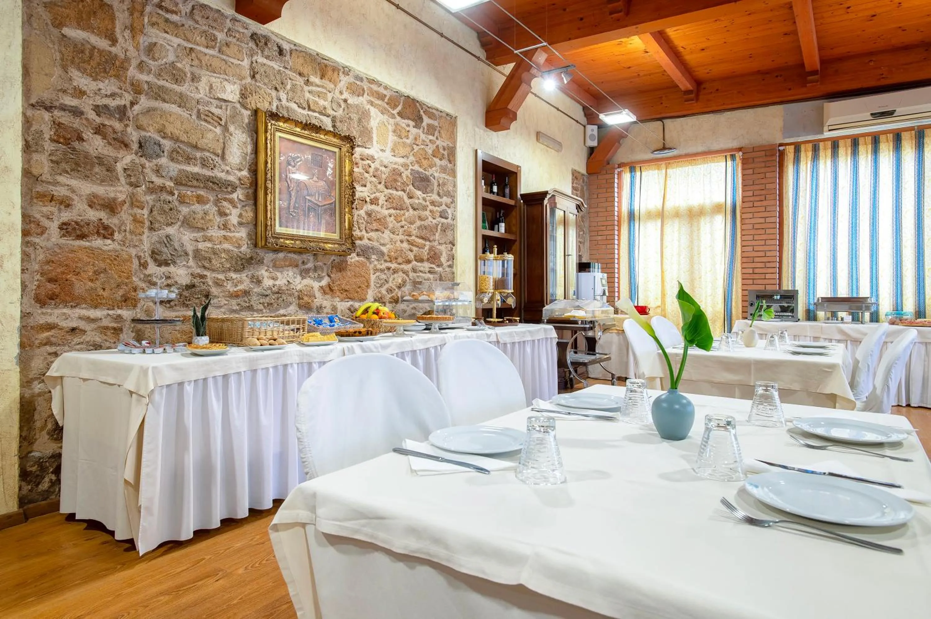 Restaurant/places to eat in Hotel Fertilia
