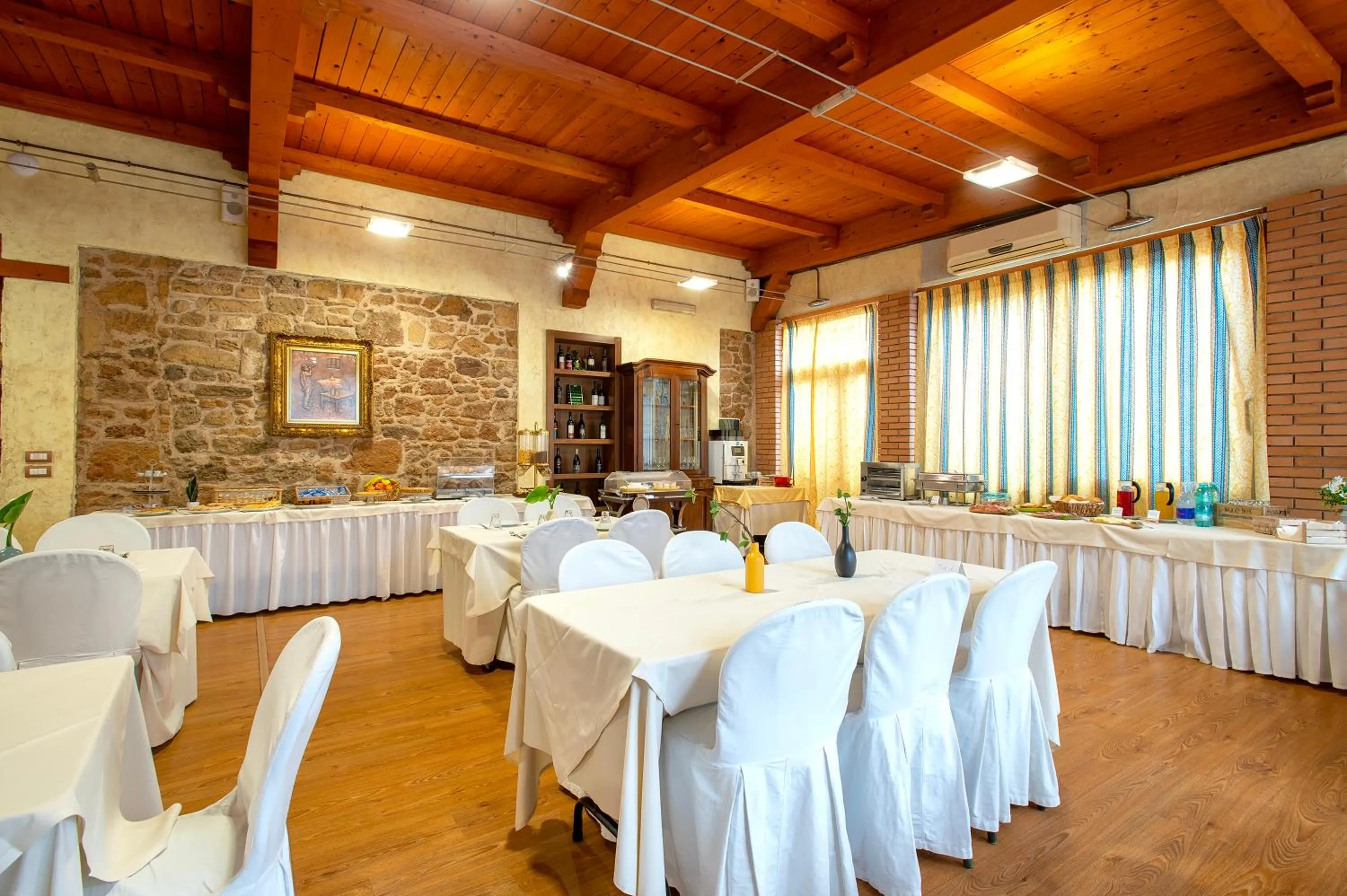 Restaurant/places to eat in Hotel Fertilia