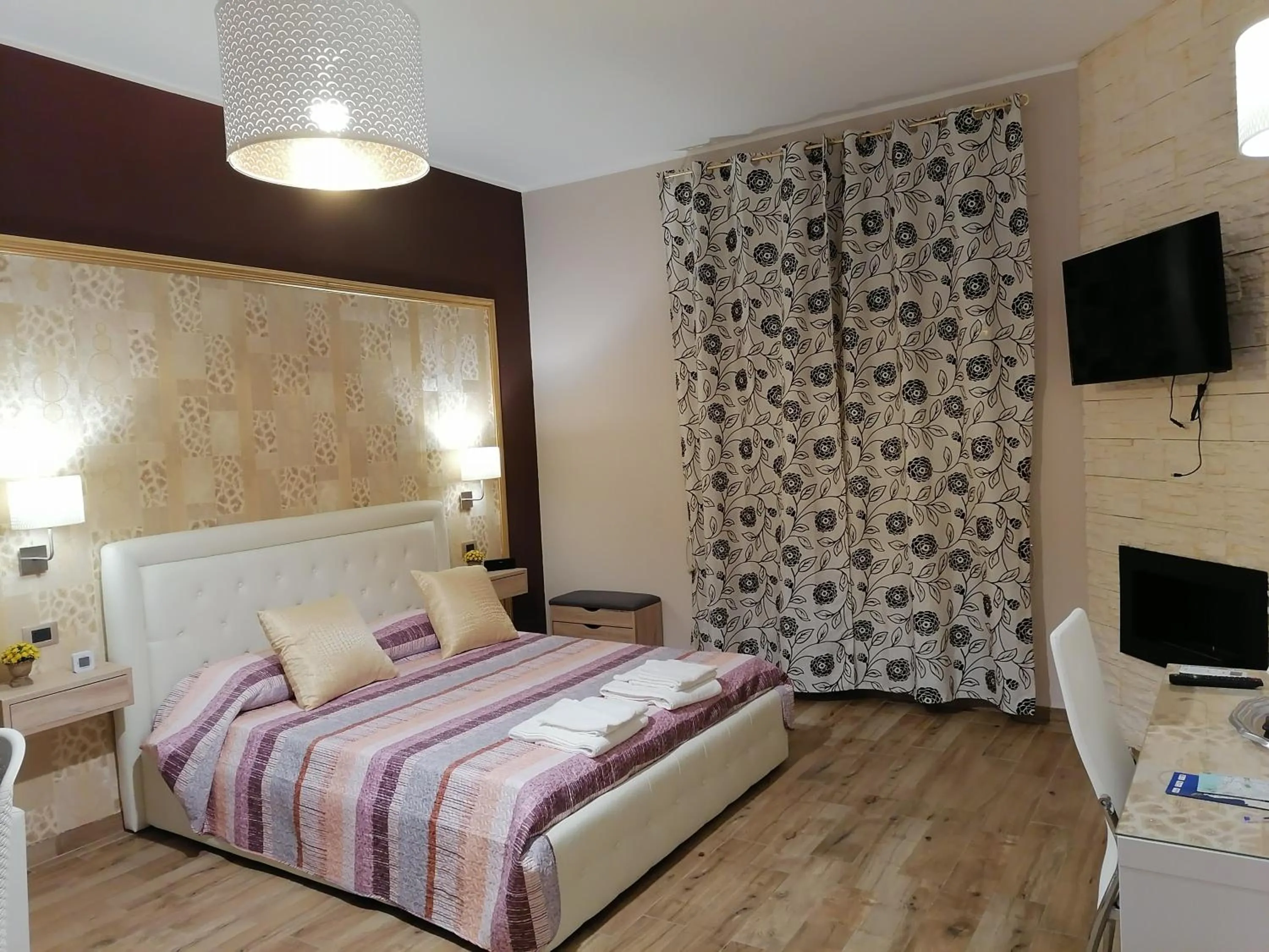 Photo of the whole room in Home Syrakos B&B