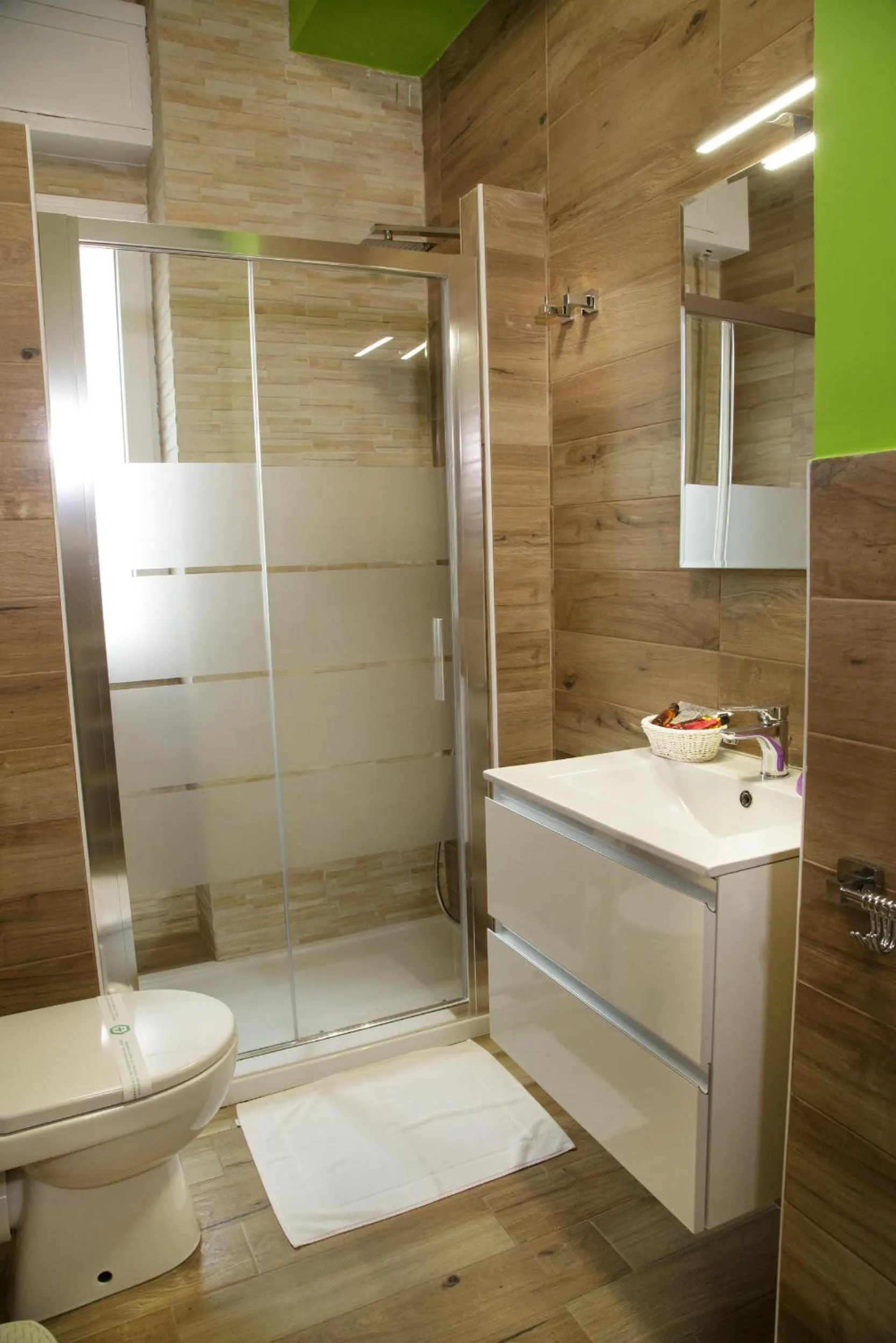 Bathroom in Home Syrakos B&B