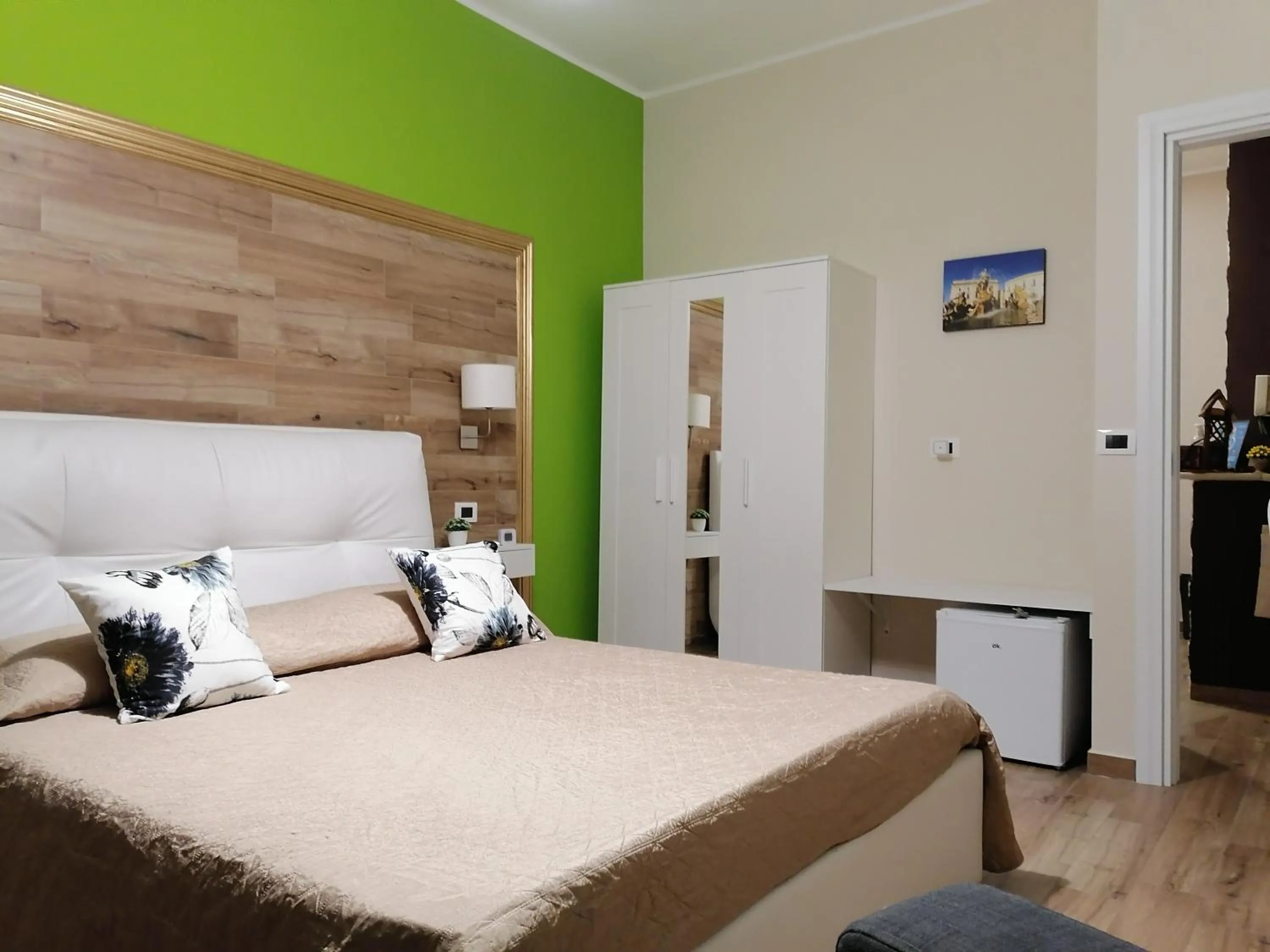 Photo of the whole room in Home Syrakos B&B