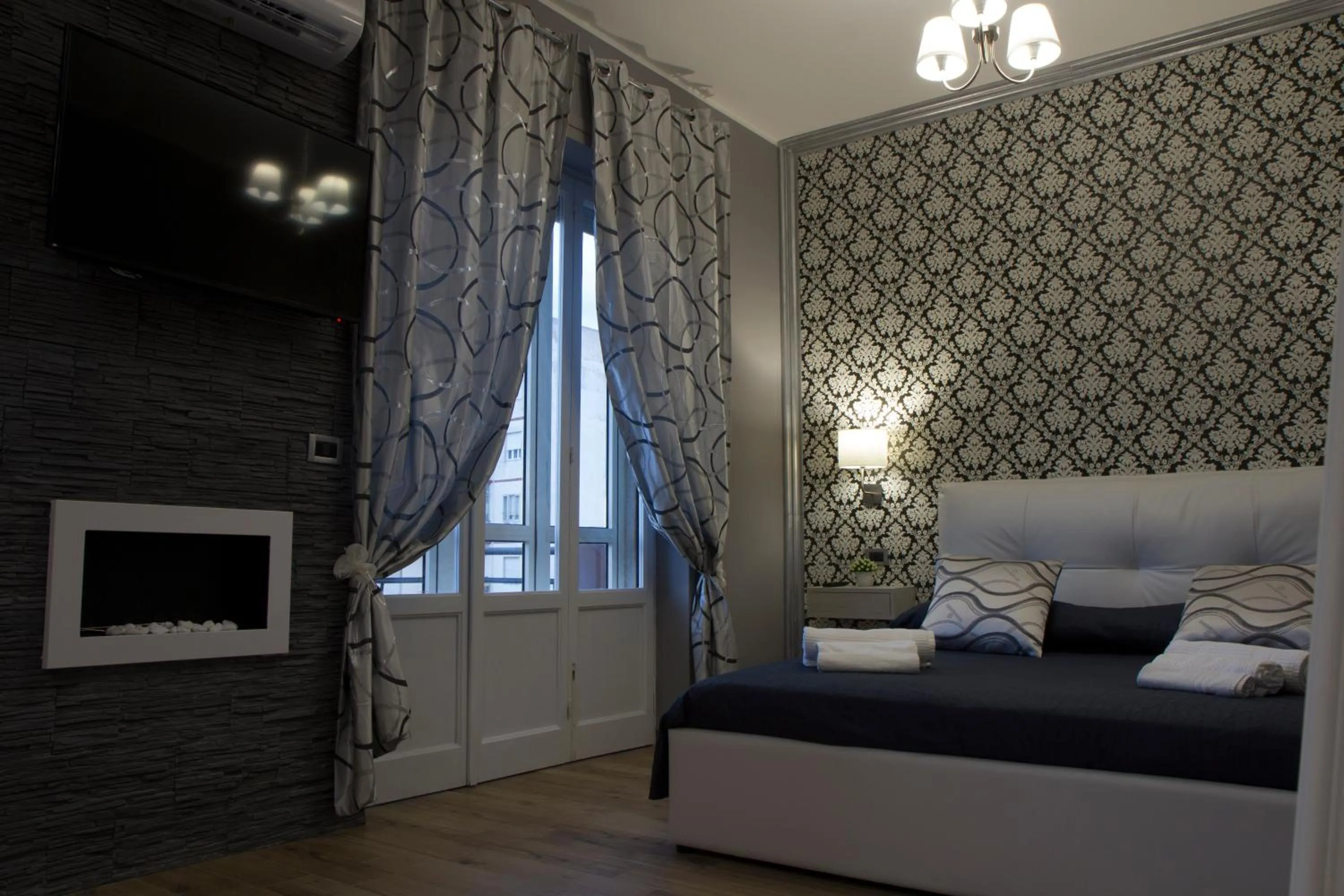 Photo of the whole room in Home Syrakos B&B