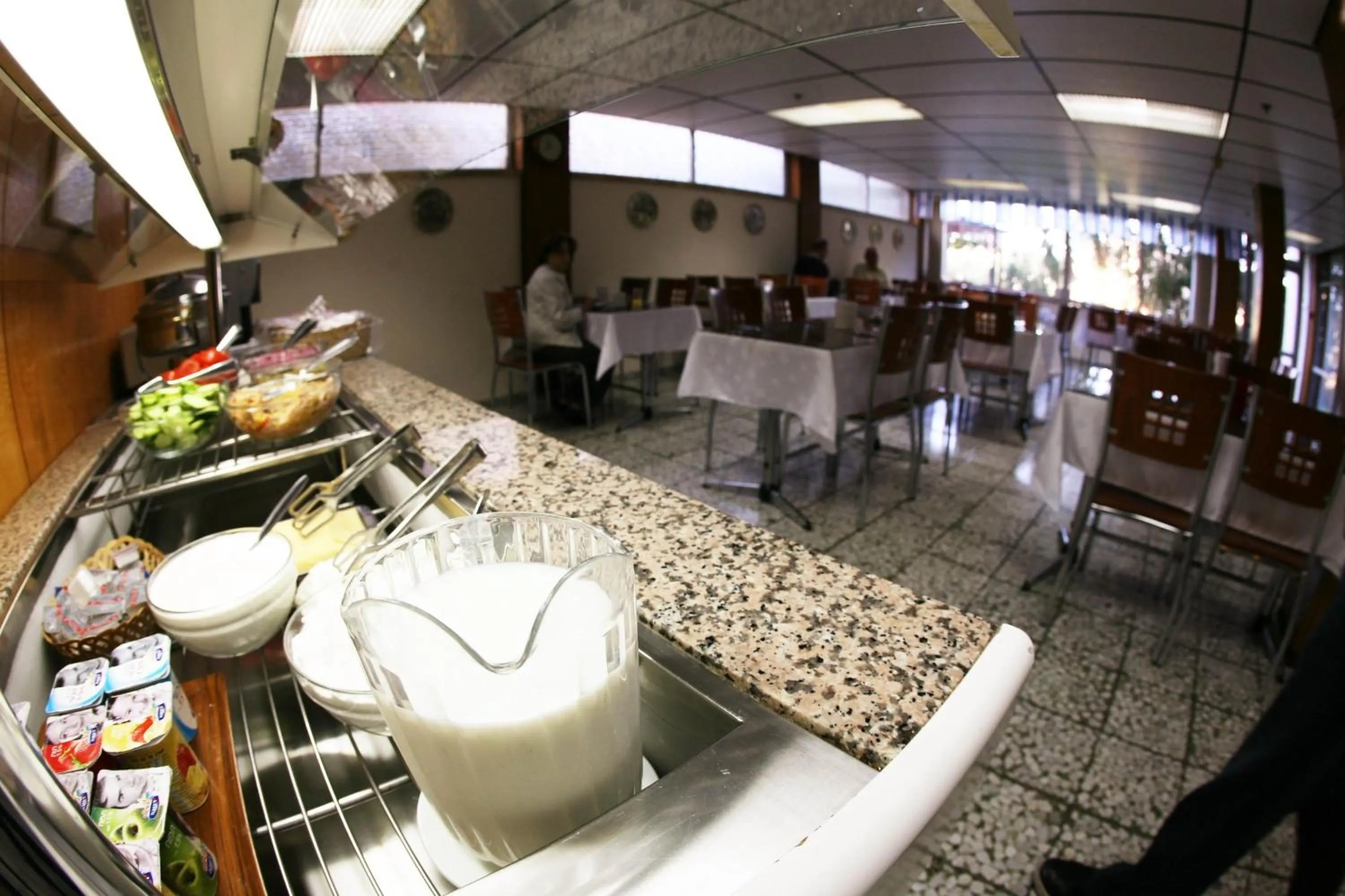 Restaurant/places to eat in Beth-Shalom