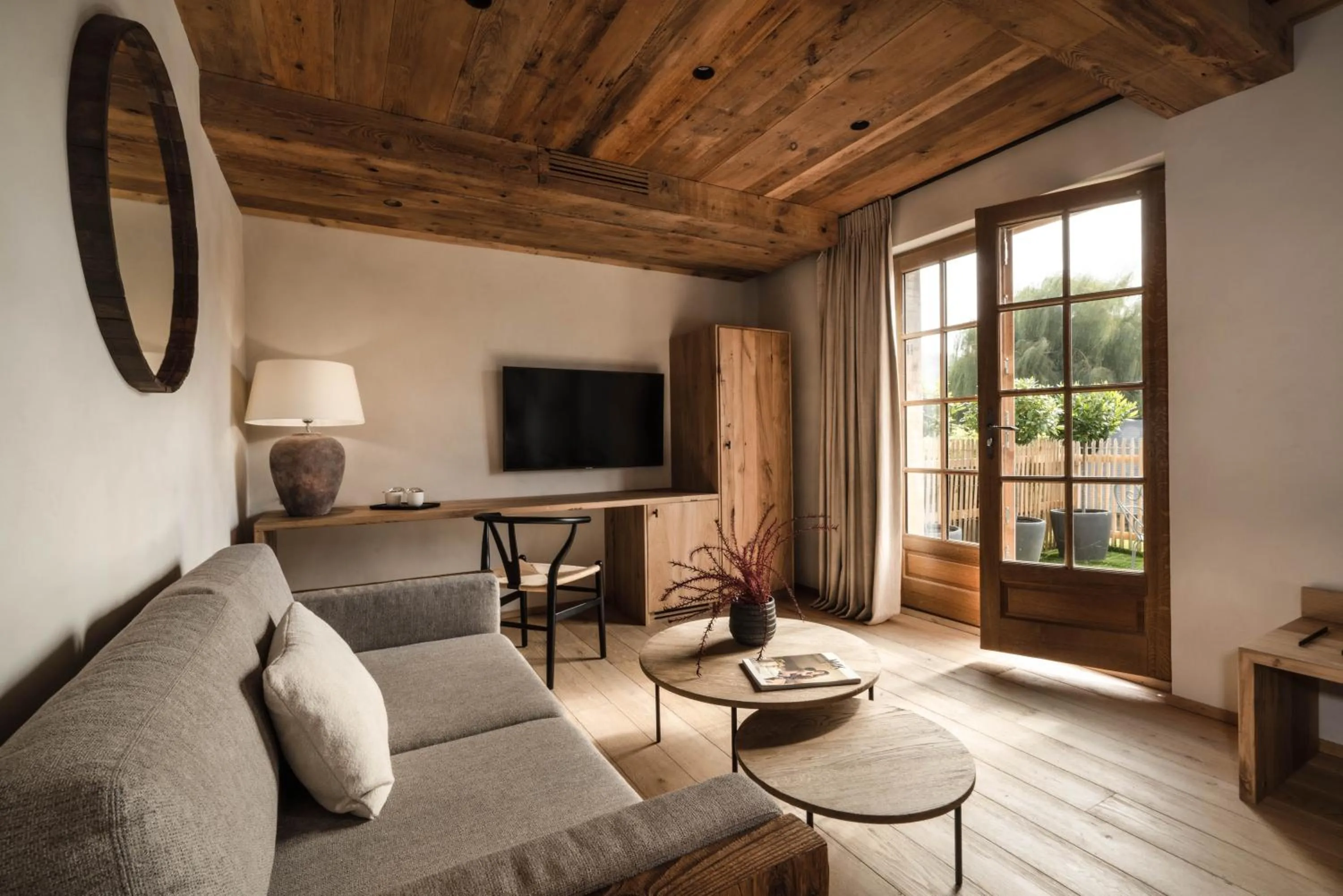 Patio in Auberge de la Source - Hôtel de Charme, Collection Saint-Siméon