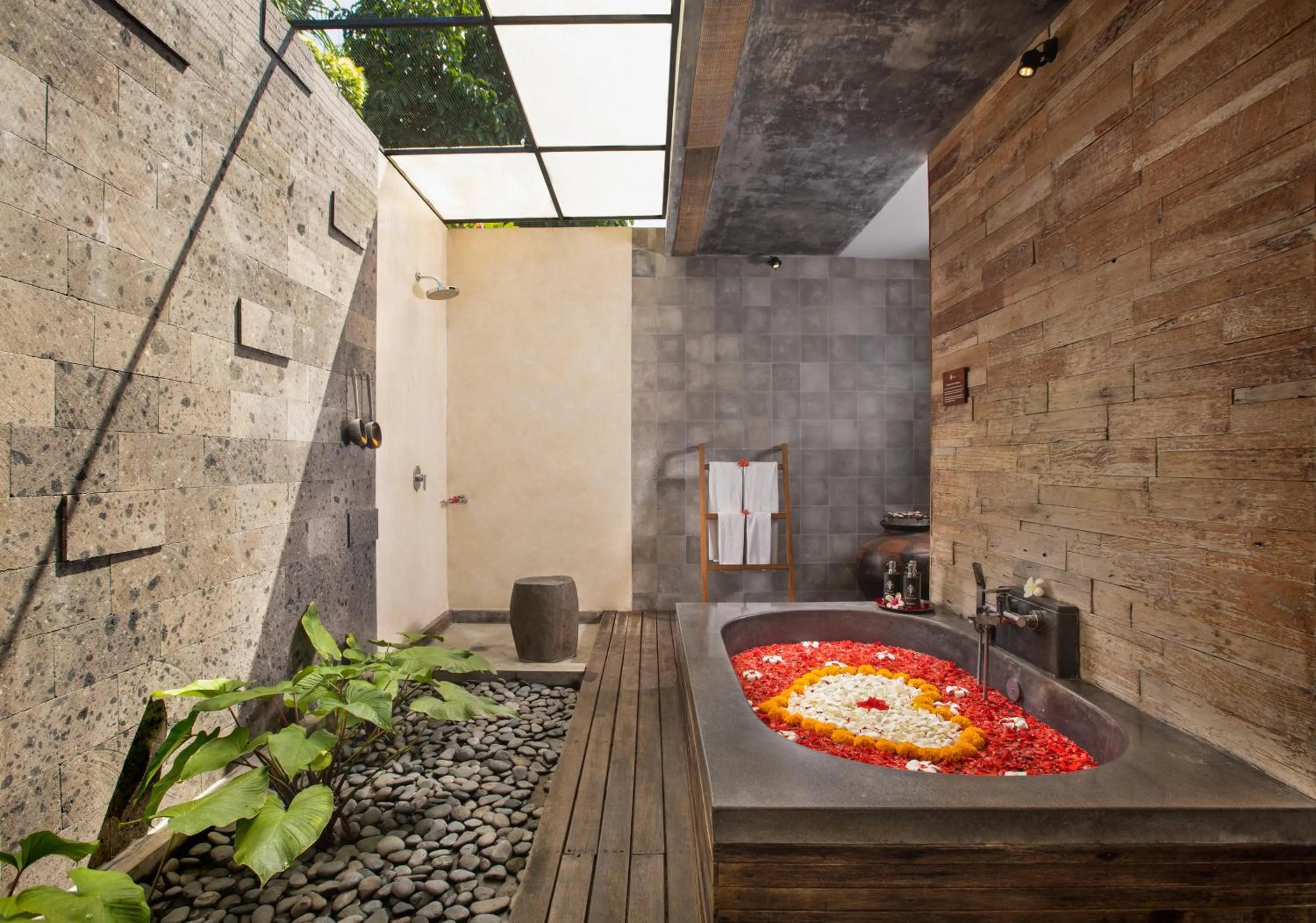 Bathroom in Villa Kayu Lama