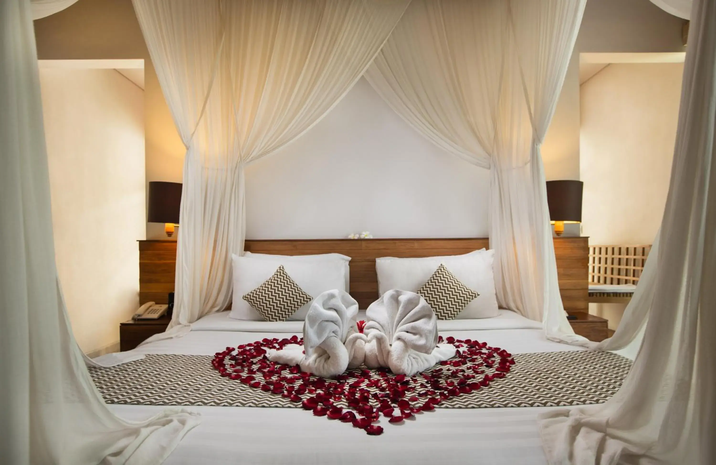 Bed in Villa Kayu Lama Bed in Villa Kayu Lama