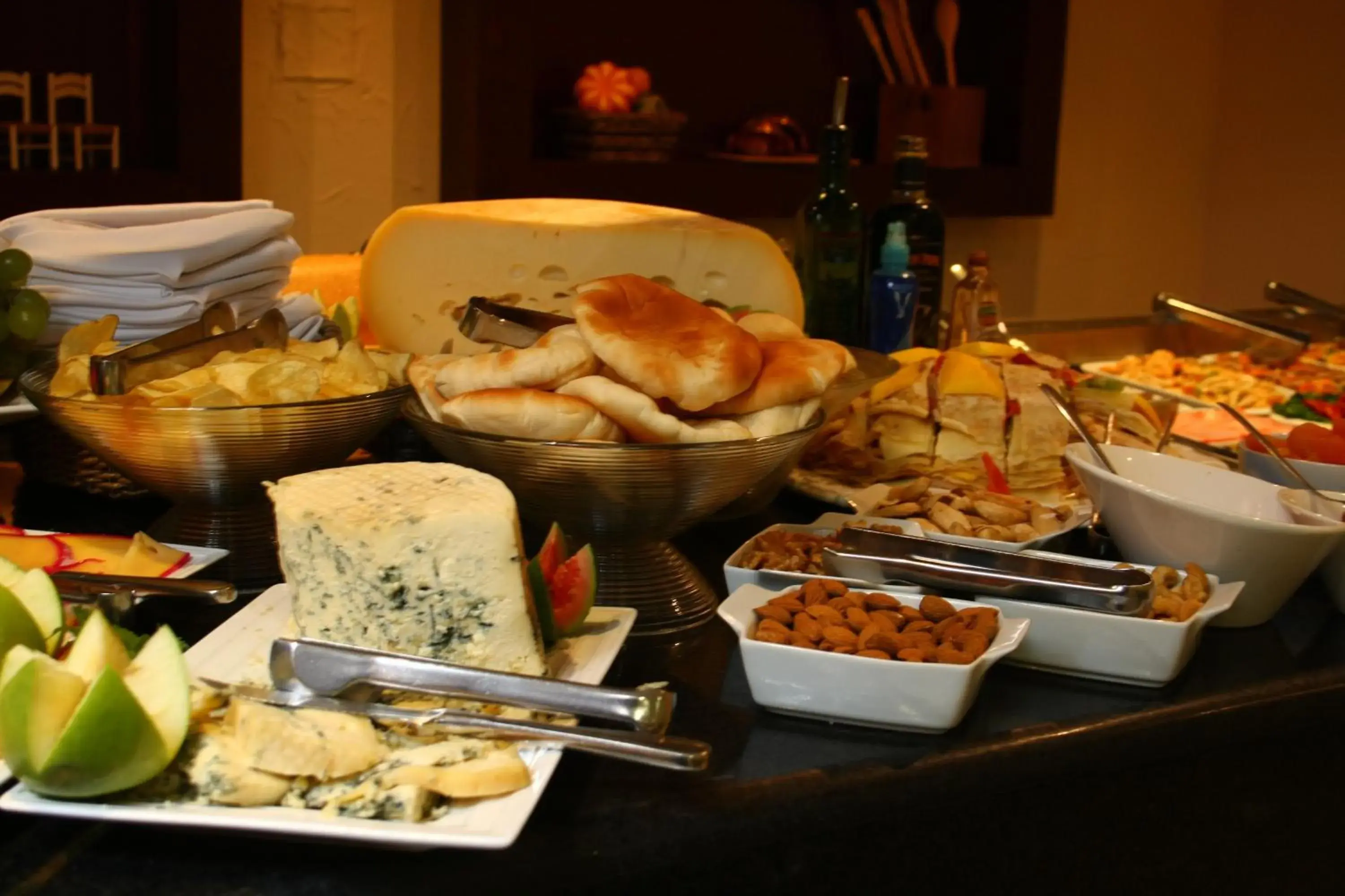 Restaurant/places to eat in Mara Turismo Hotel Restaurant/places to eat in Mara Turismo Hotel